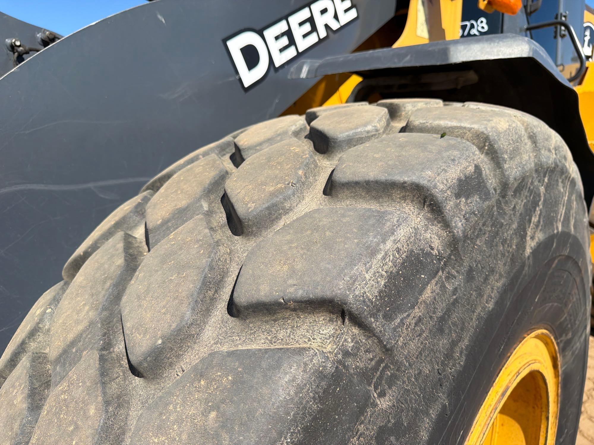 John Deere 624