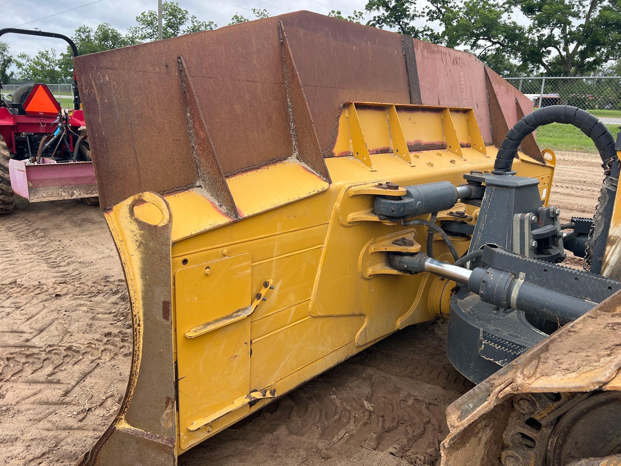 John Deere 750L