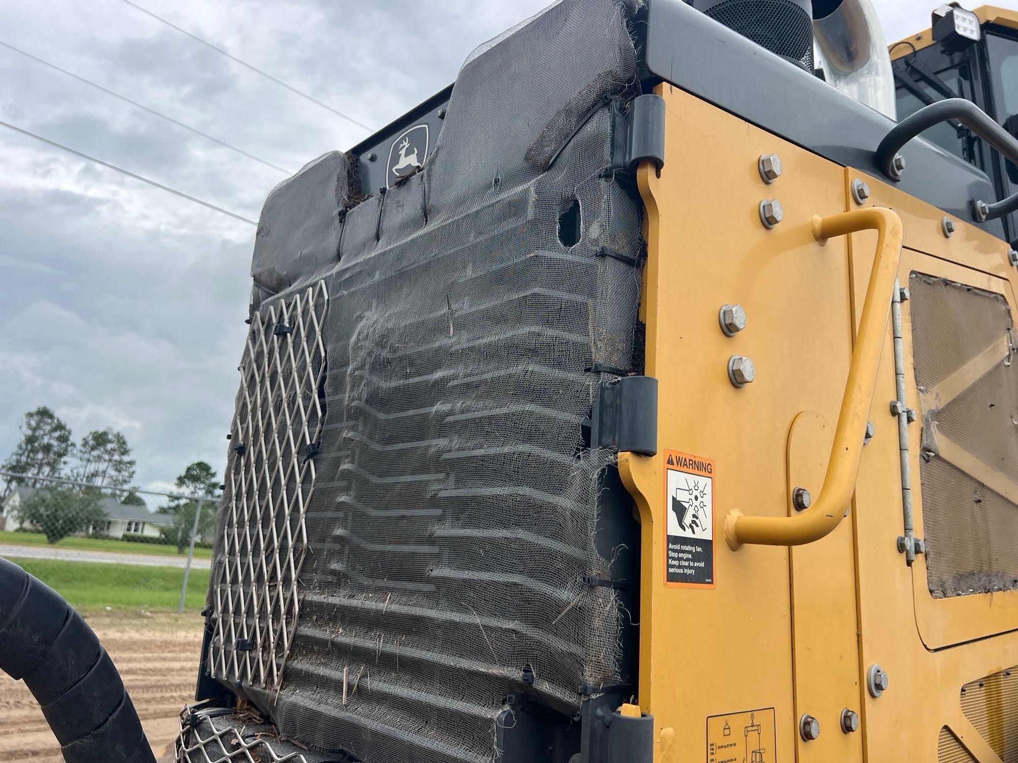 John Deere 750L