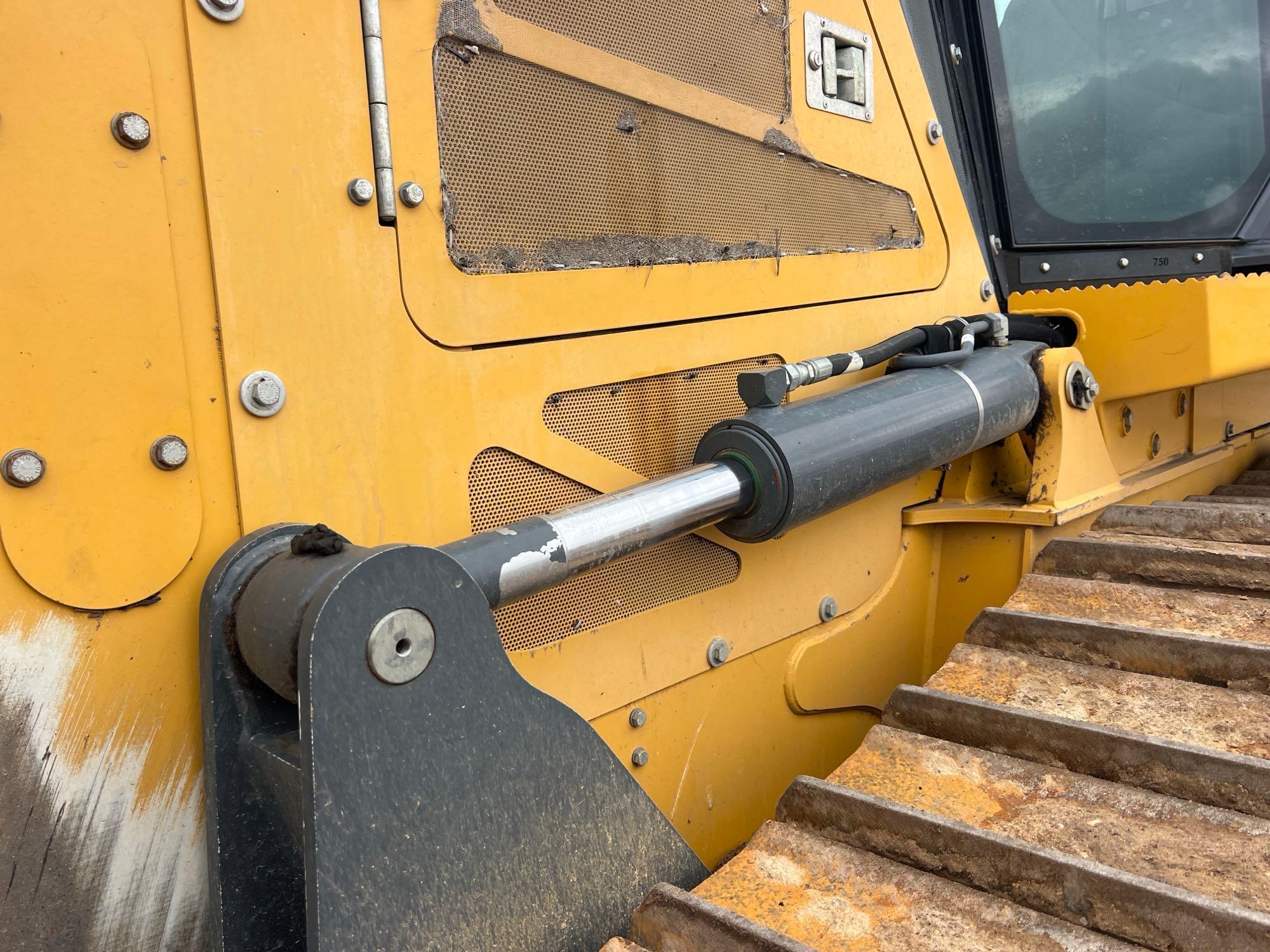John Deere 750L