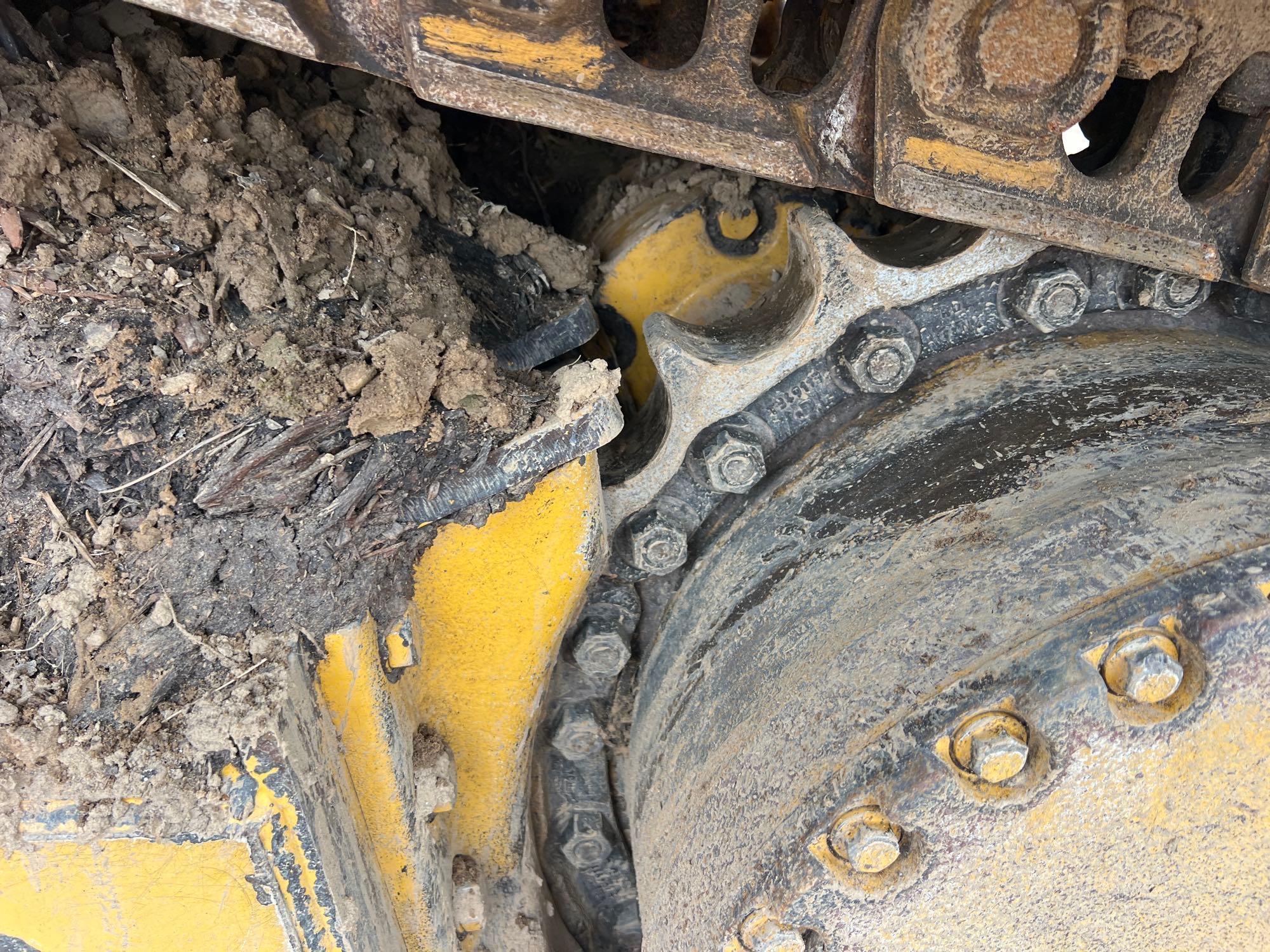 John Deere 750L