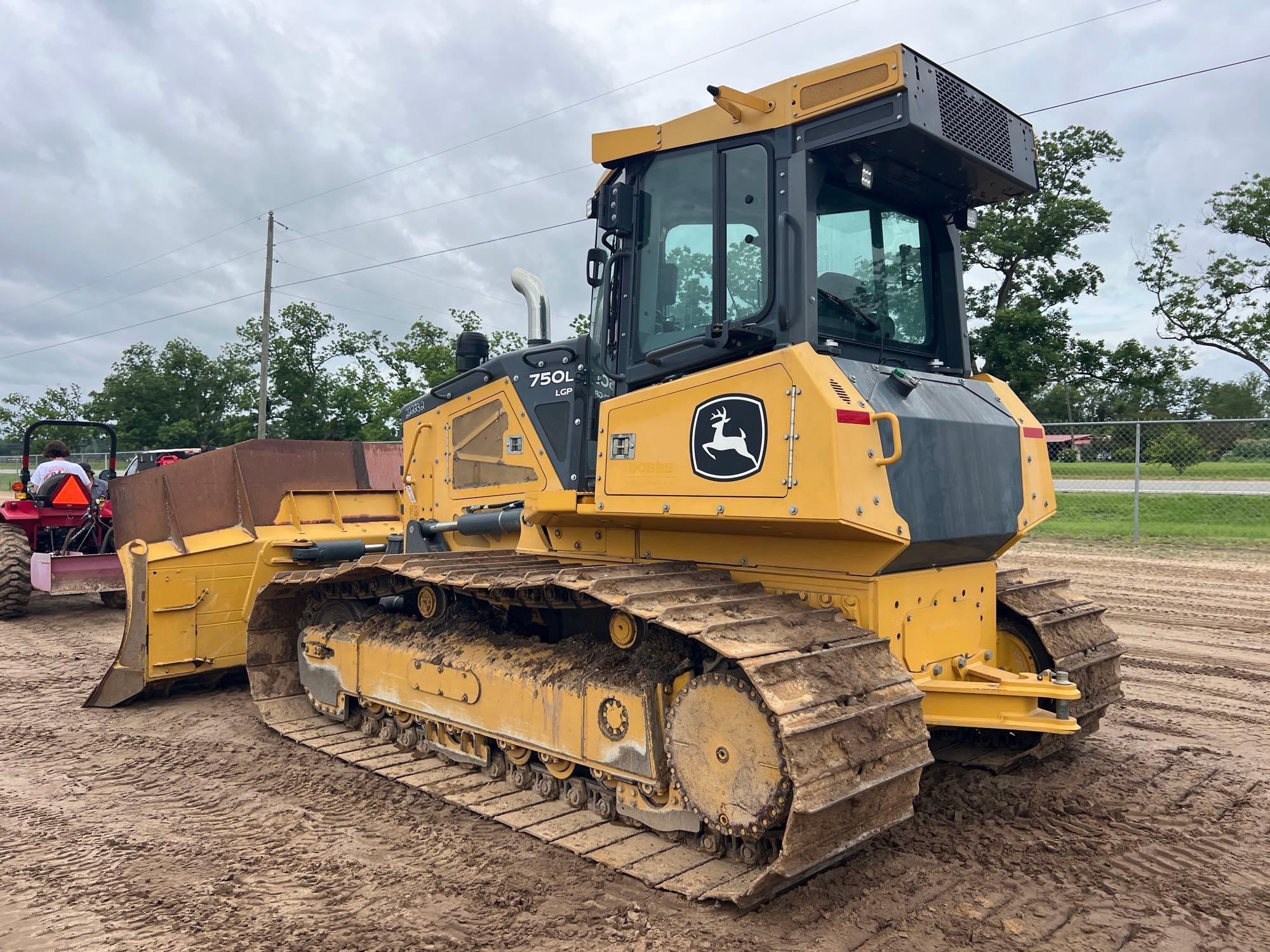 John Deere 750L