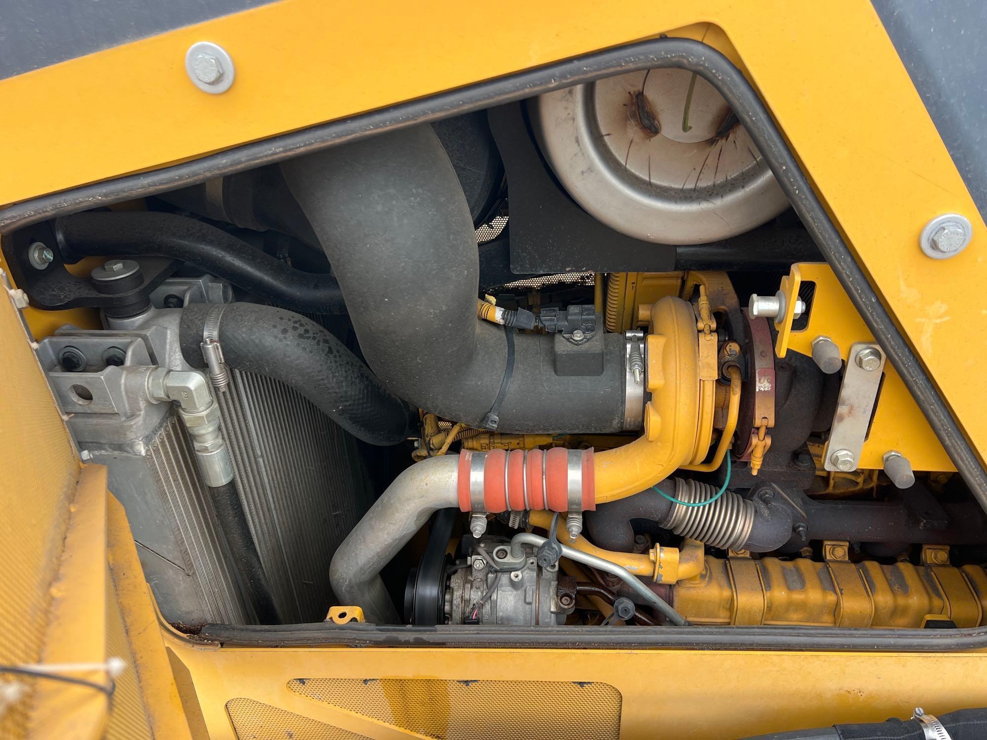John Deere 750L