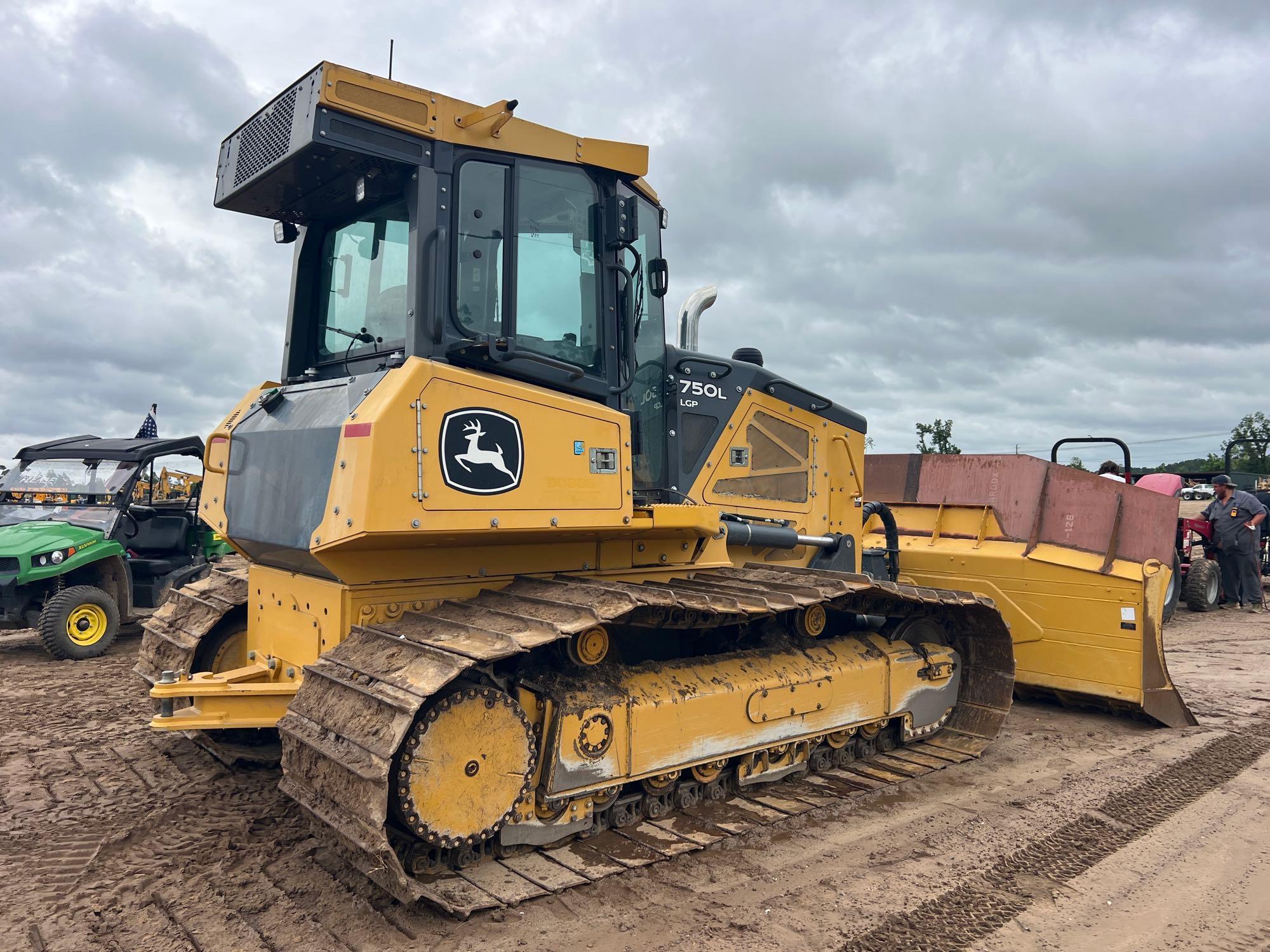 John Deere 750L