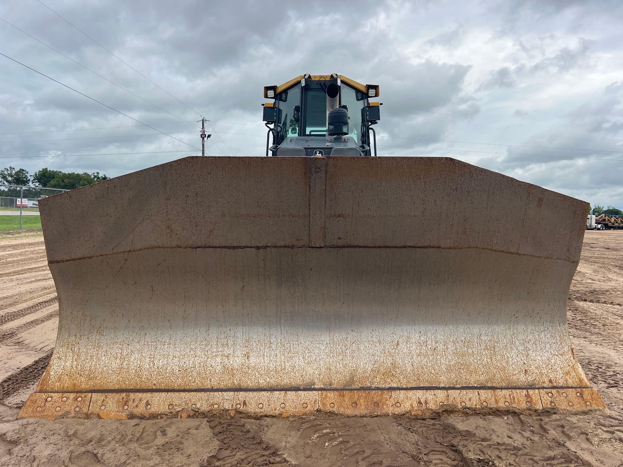 John Deere 750L