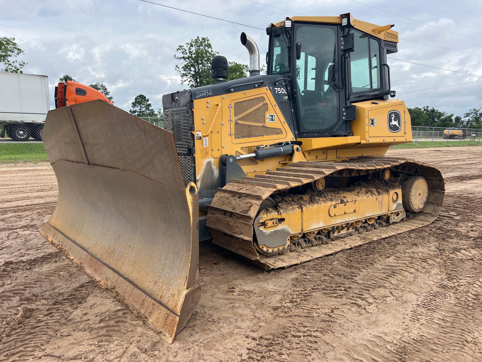 John Deere 750L