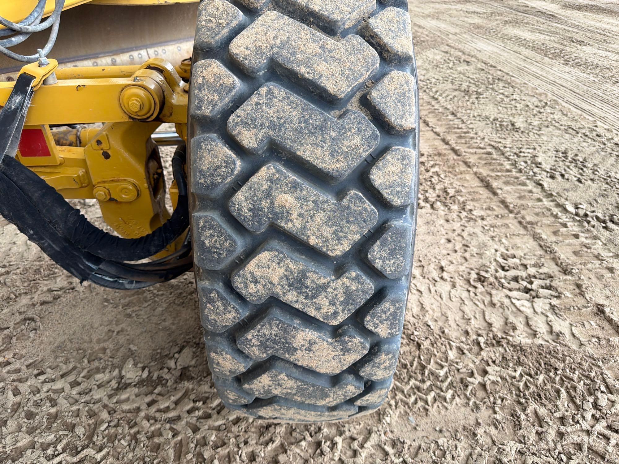 Caterpillar 12M3