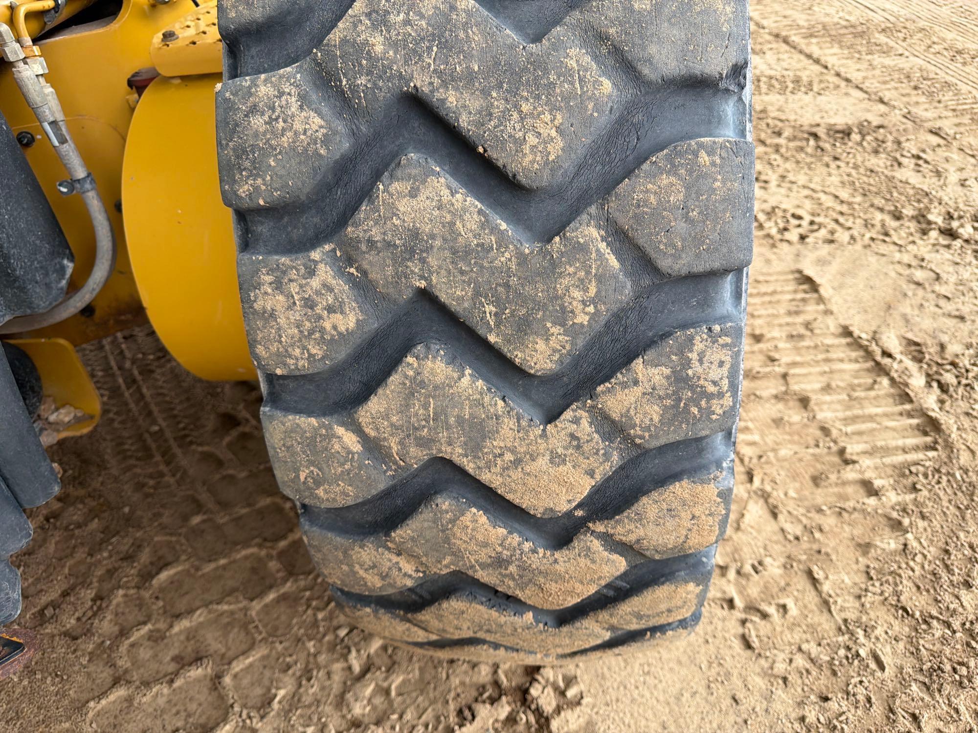 Caterpillar 12M3