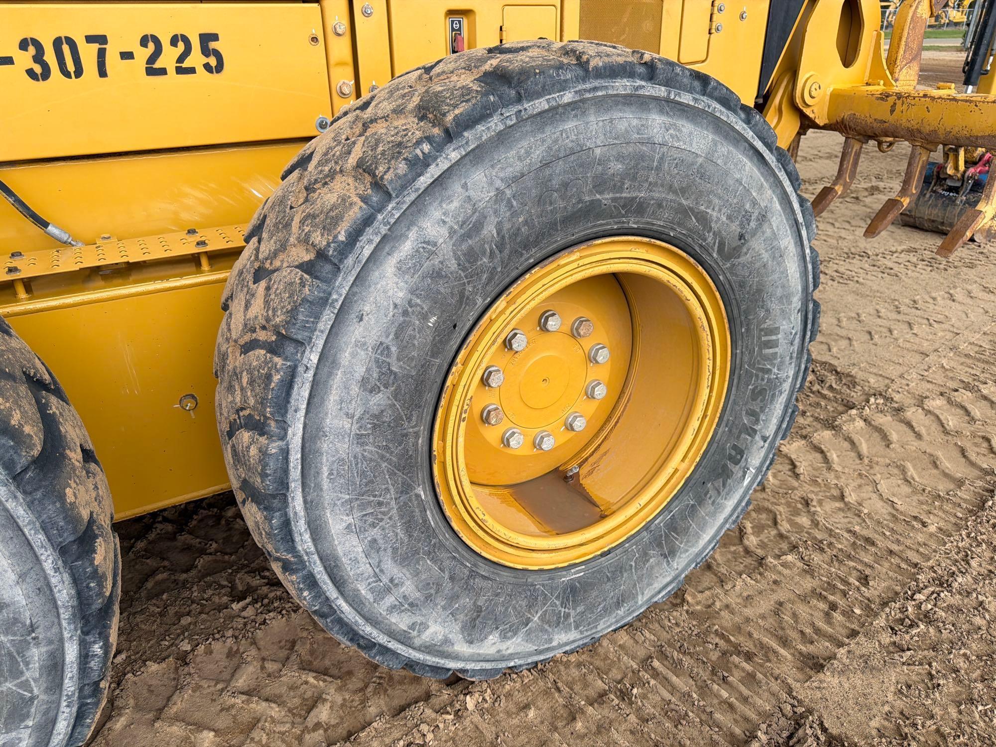 Caterpillar 12M3