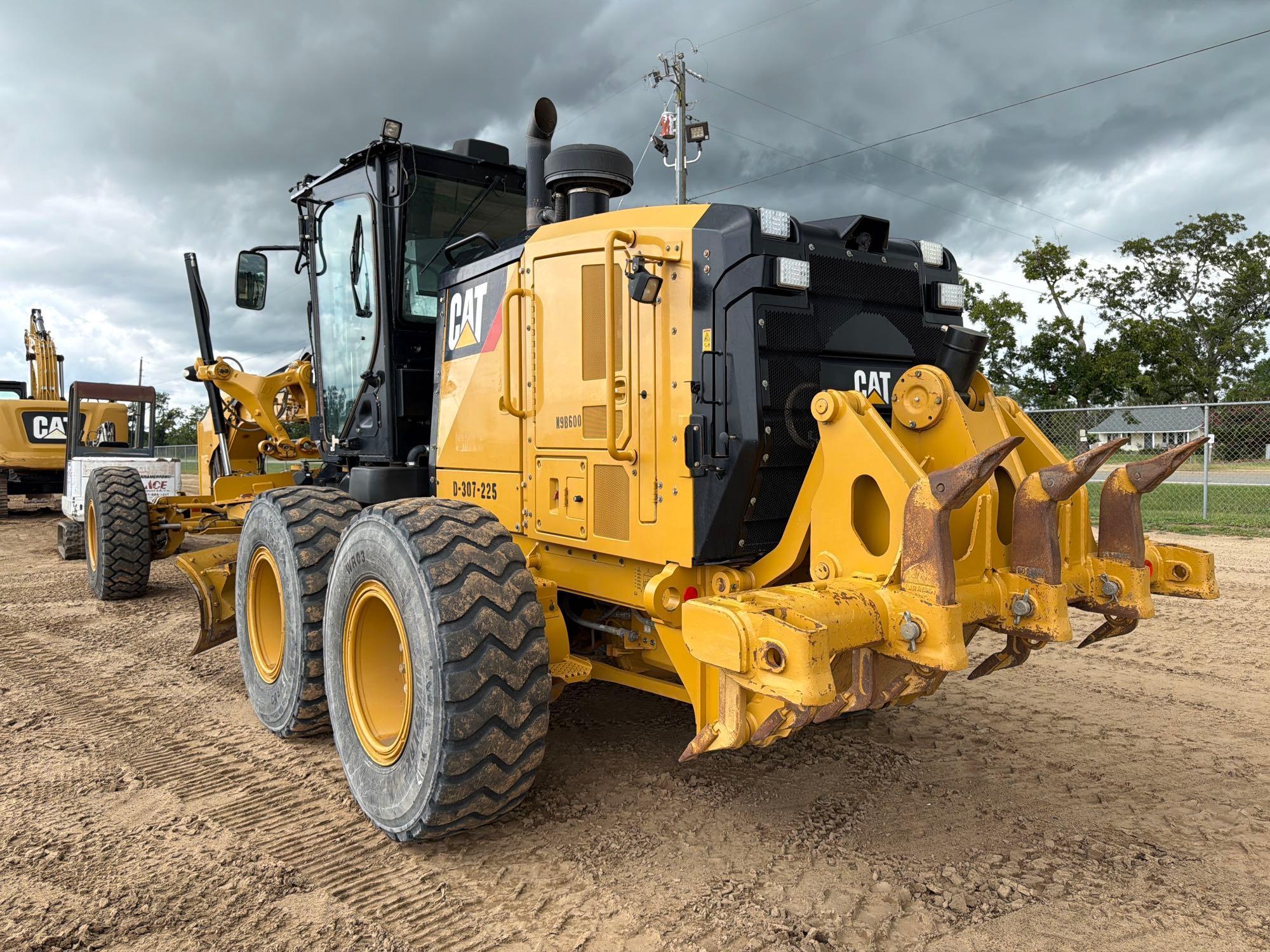 Caterpillar 12M3