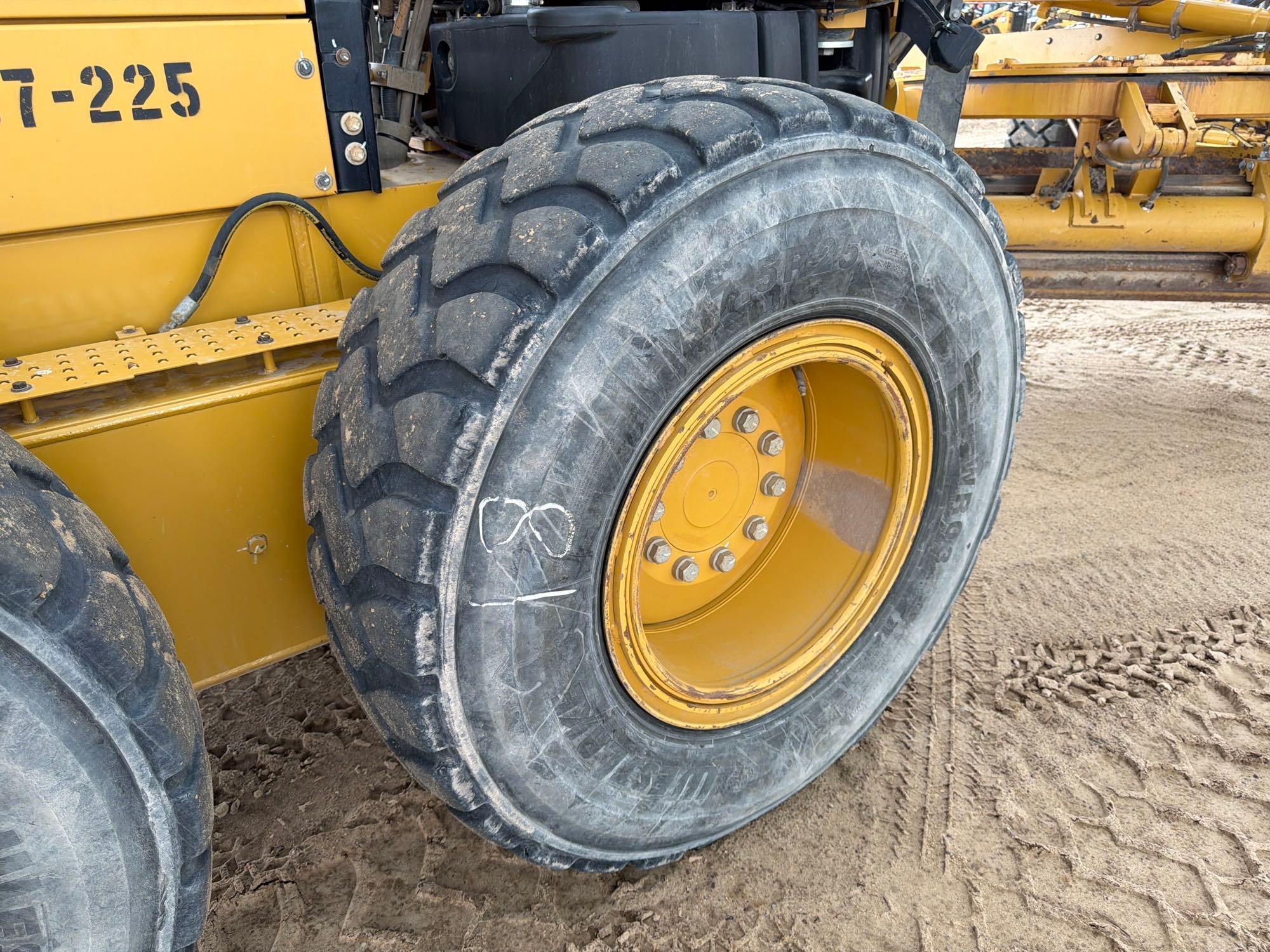 Caterpillar 12M3