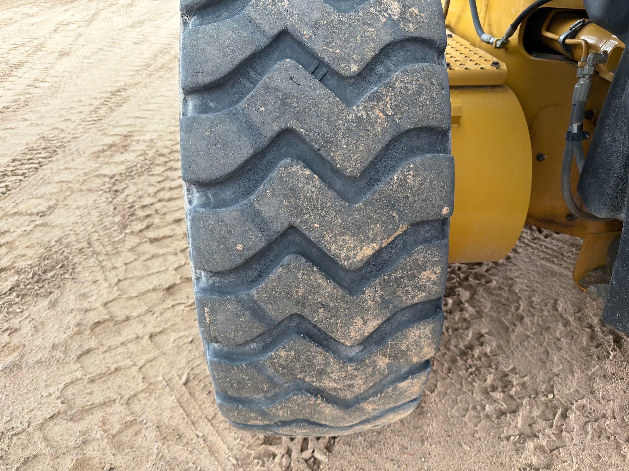Caterpillar 12M3