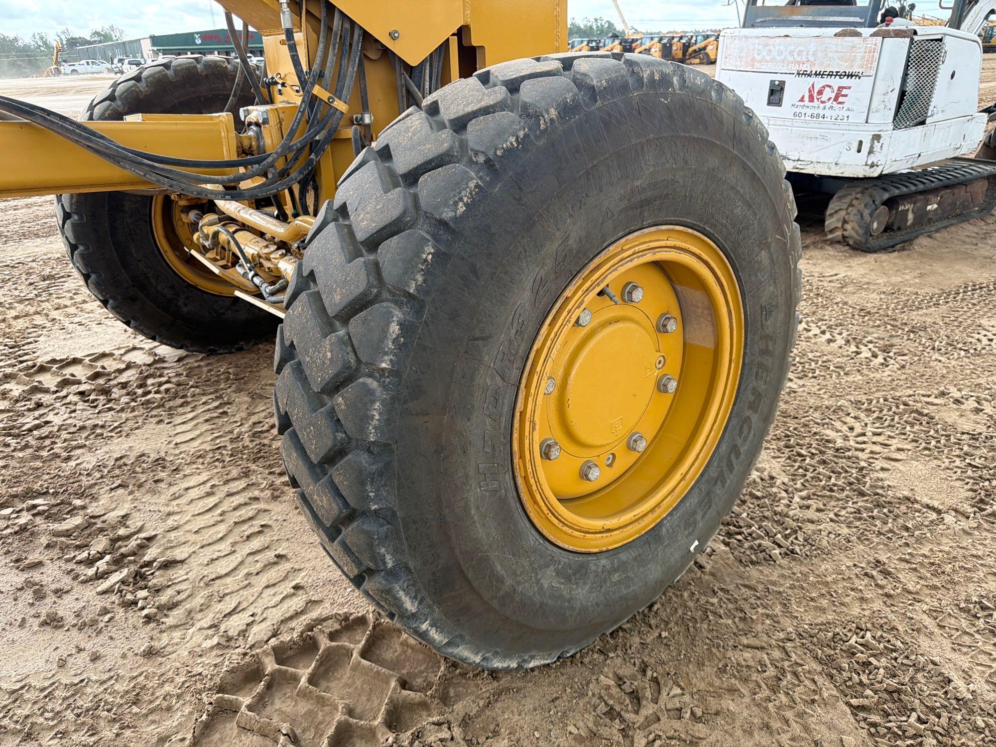 Caterpillar 12M3