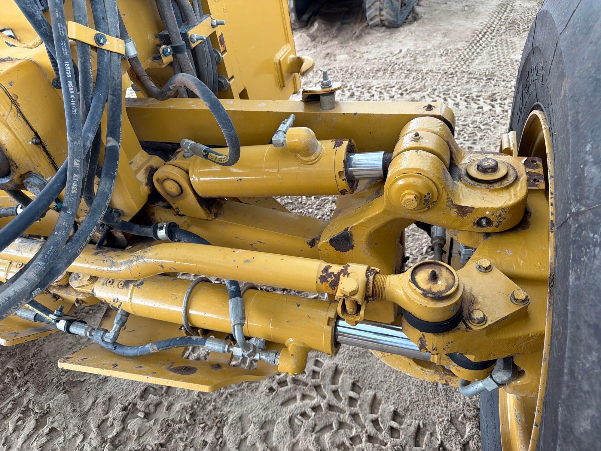 Caterpillar 12M3