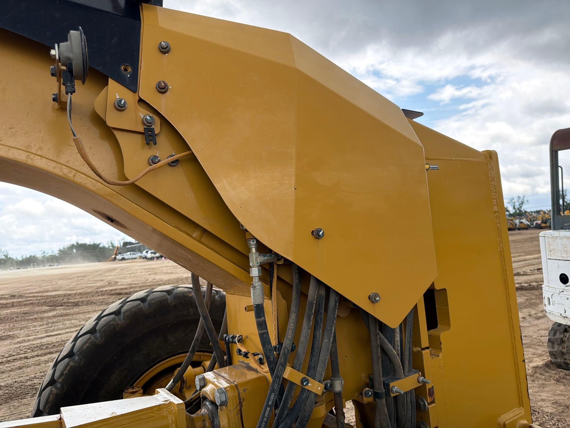 Caterpillar 12M3