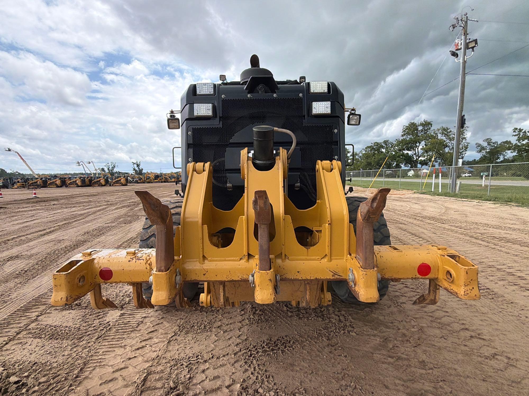 Caterpillar 12M3