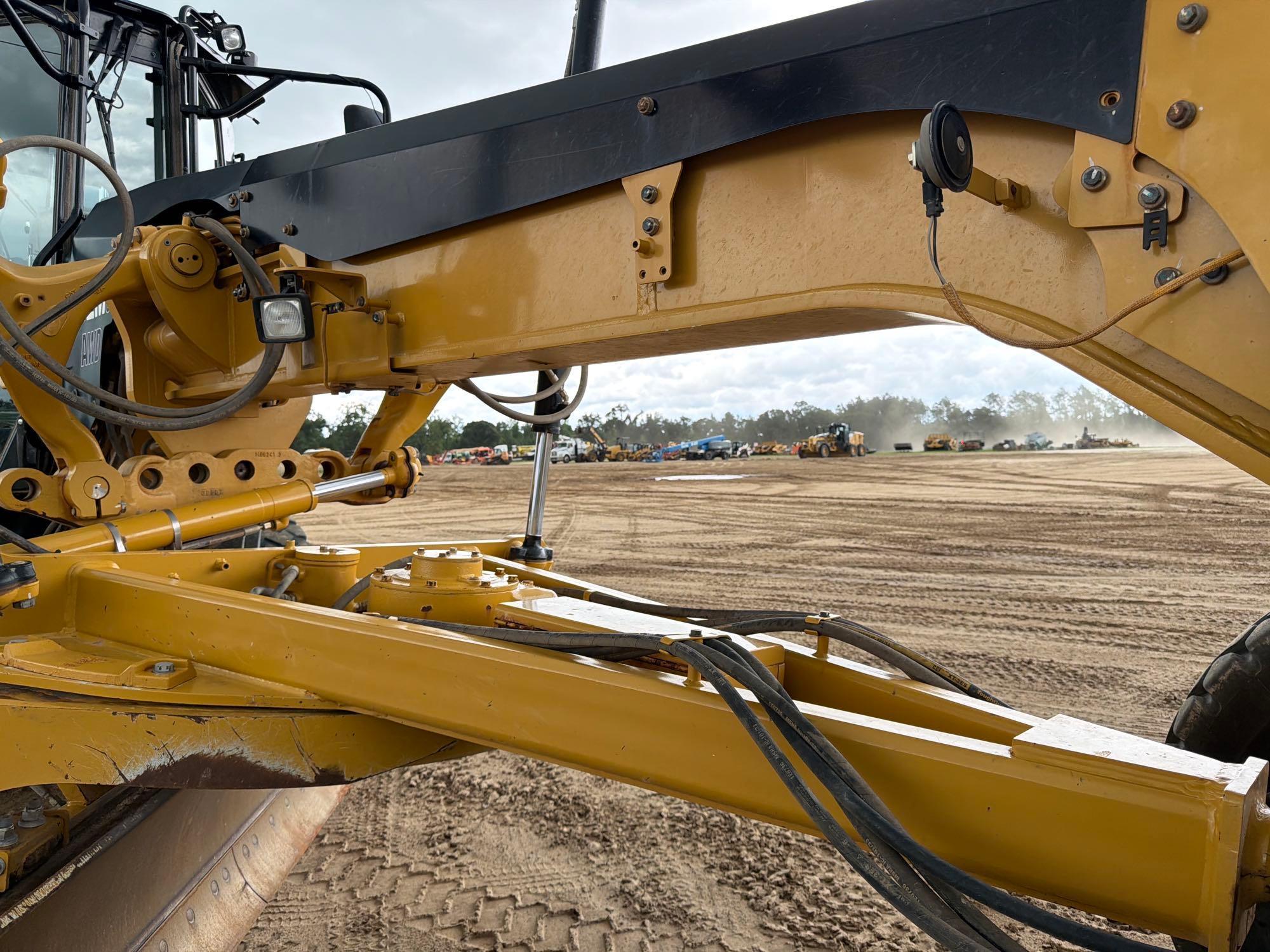 Caterpillar 12M3