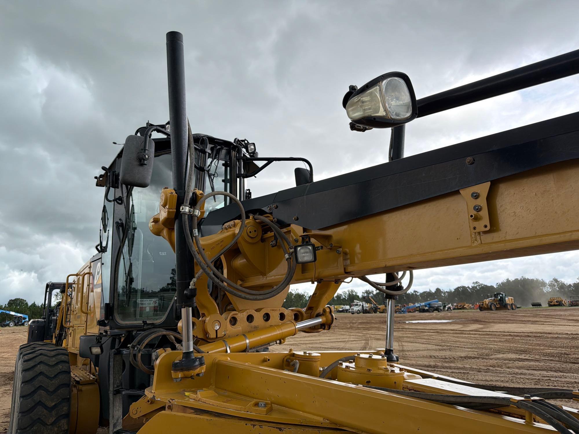 Caterpillar 12M3