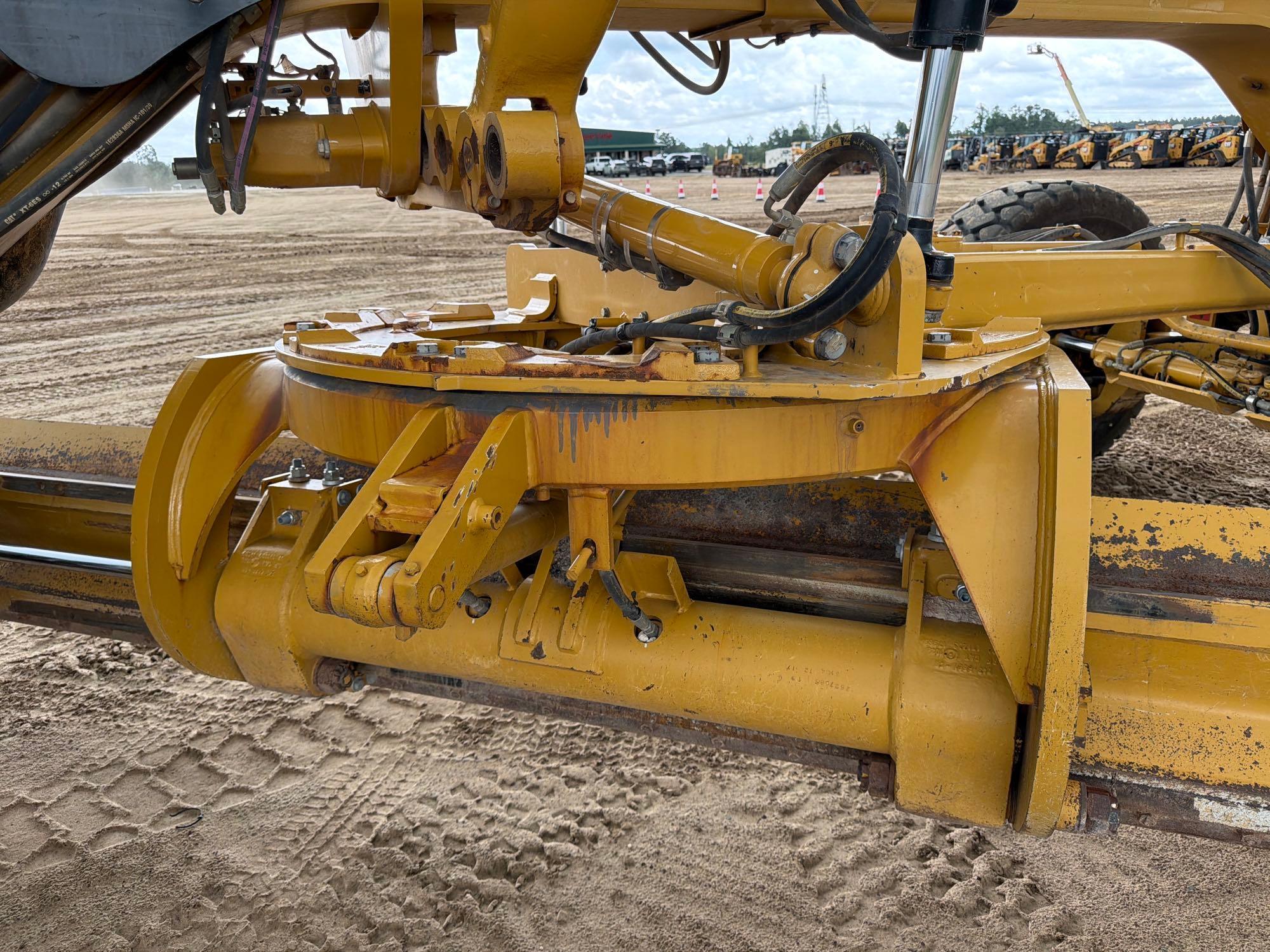 Caterpillar 12M3