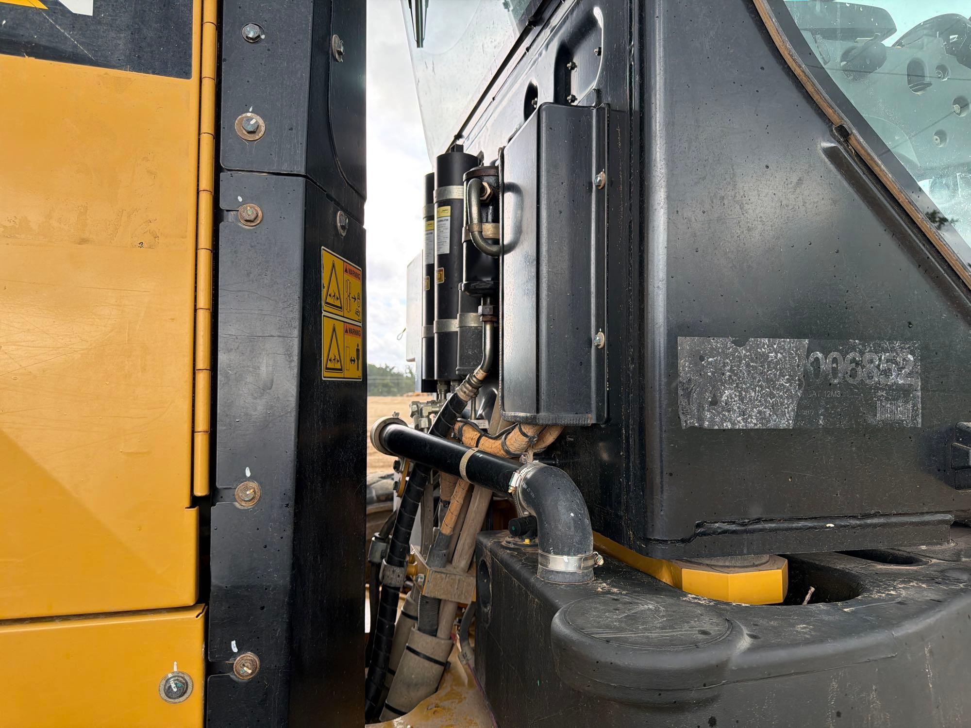 Caterpillar 12M3