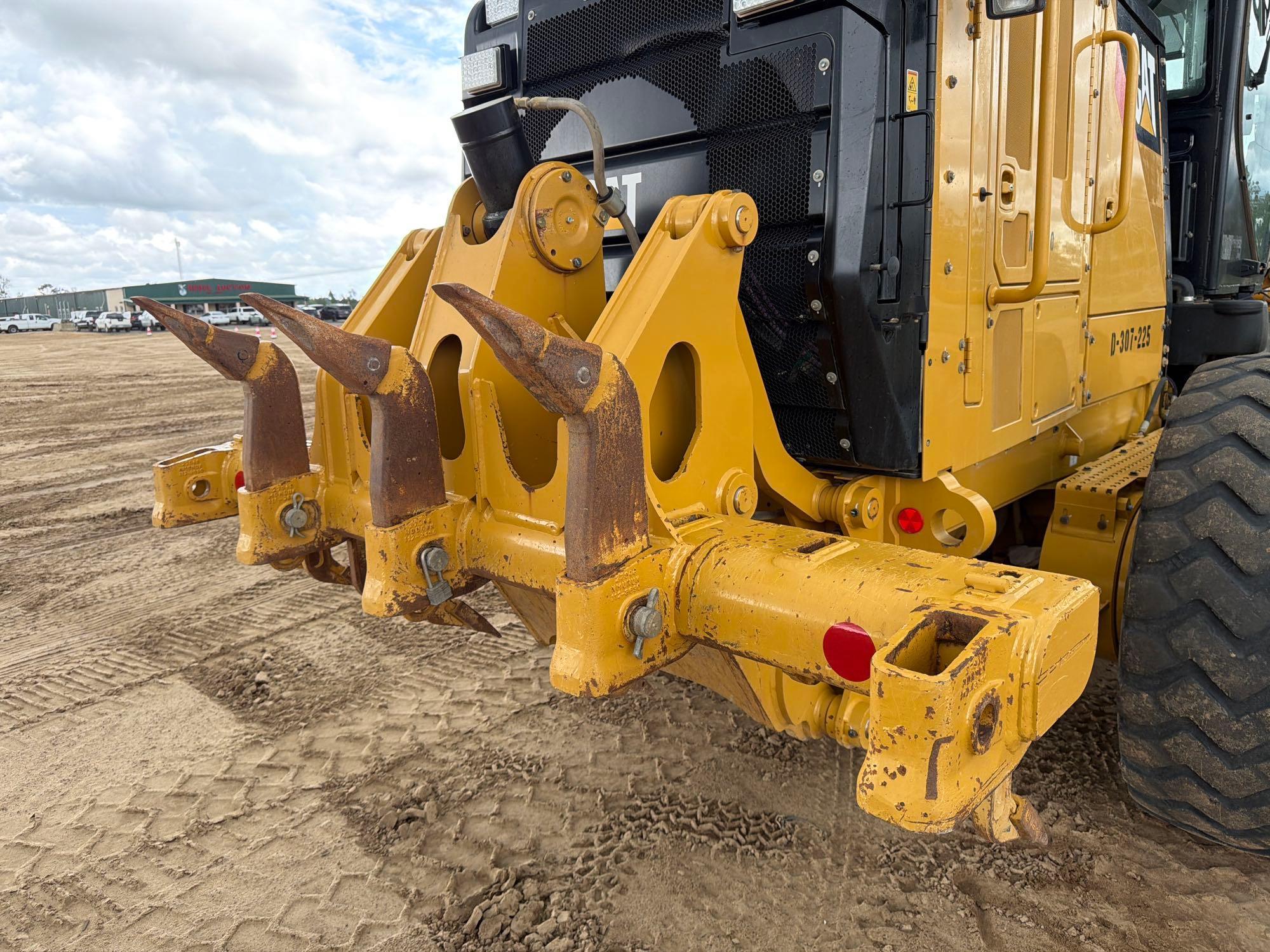 Caterpillar 12M3