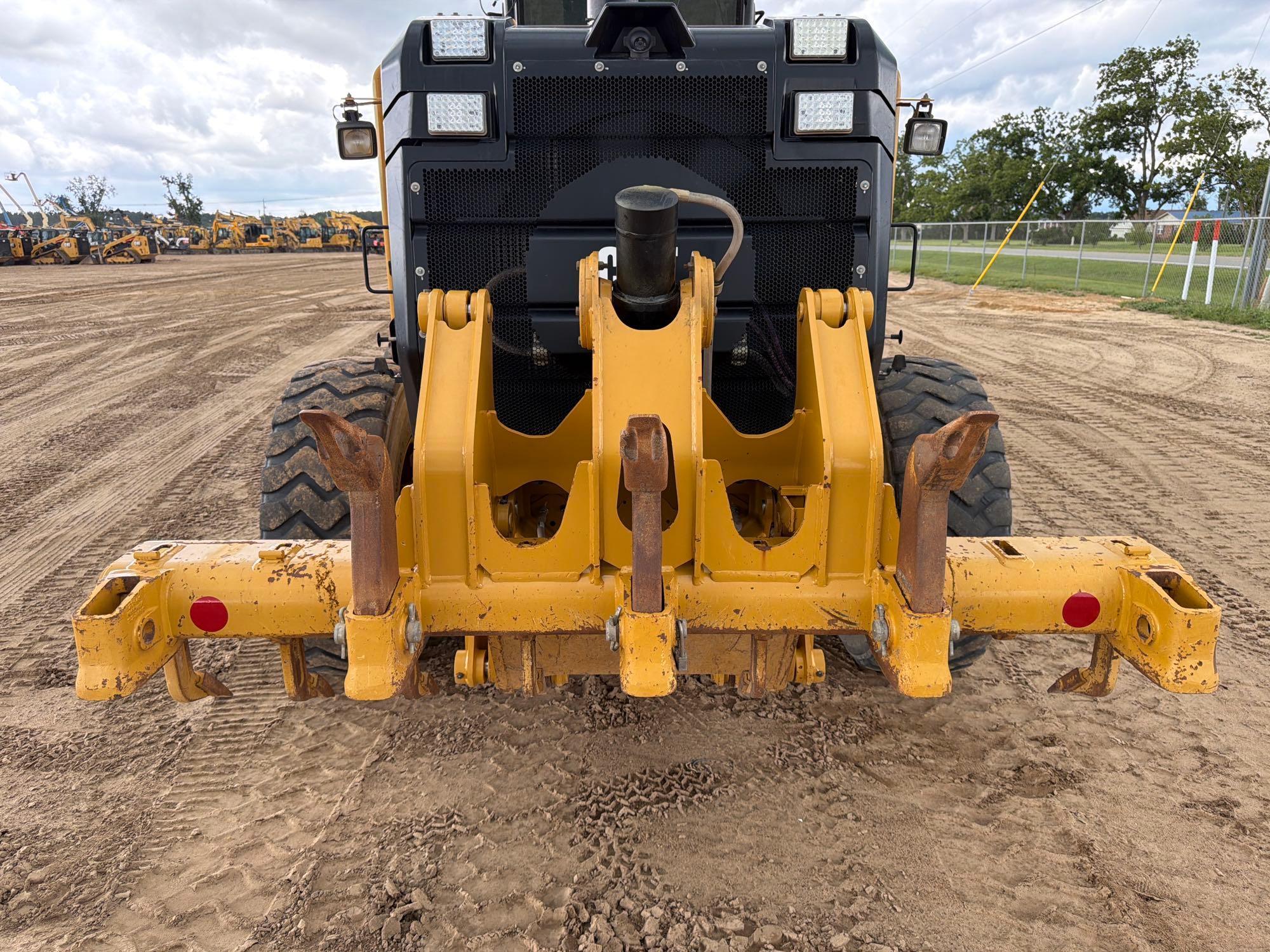 Caterpillar 12M3