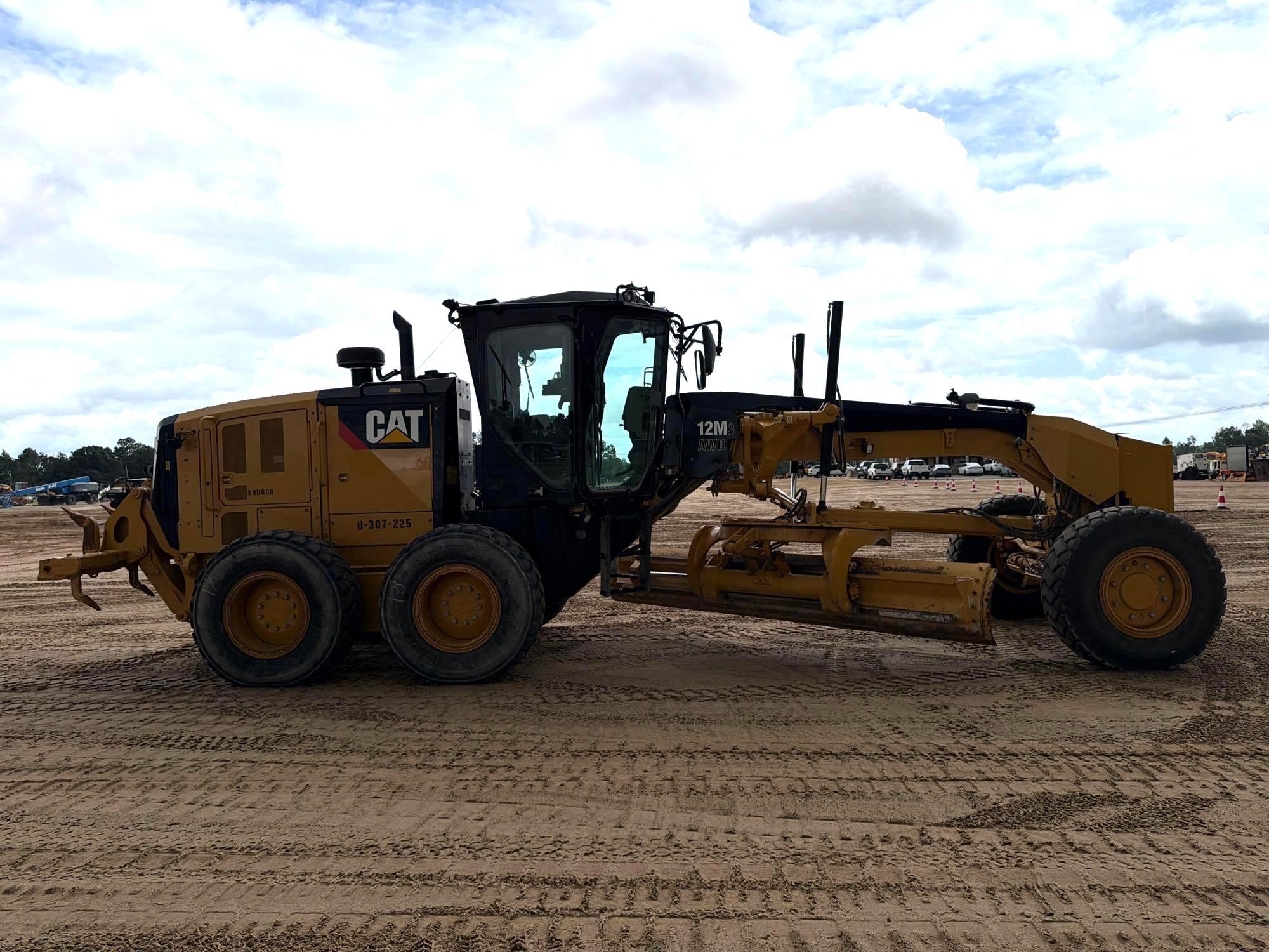 Caterpillar 12M3