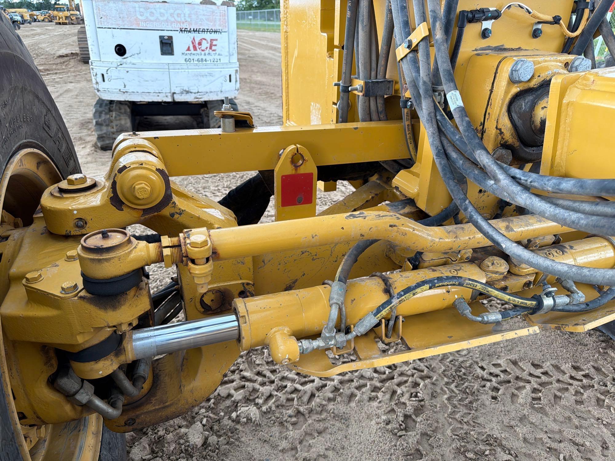 Caterpillar 12M3