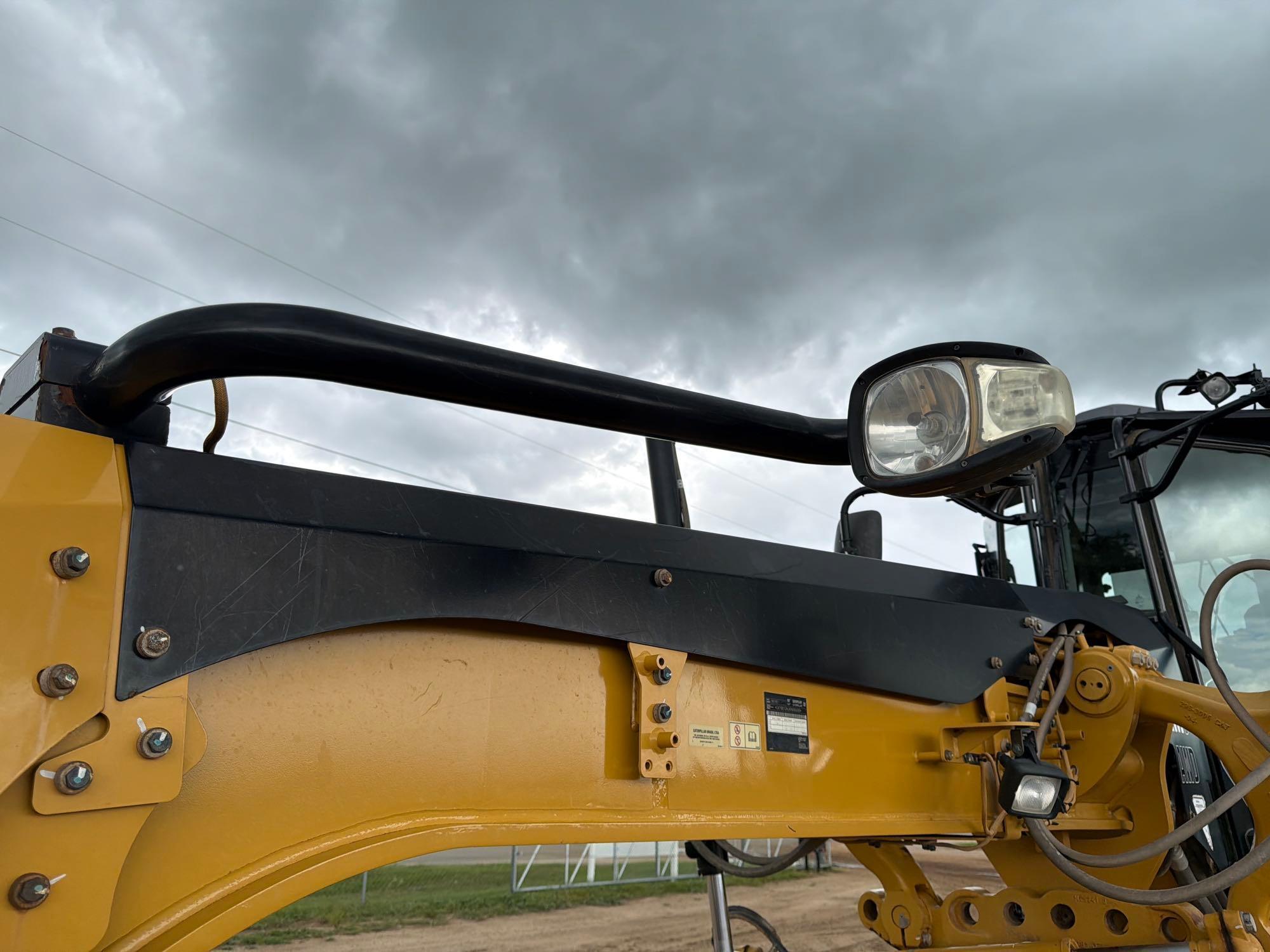 Caterpillar 12M3
