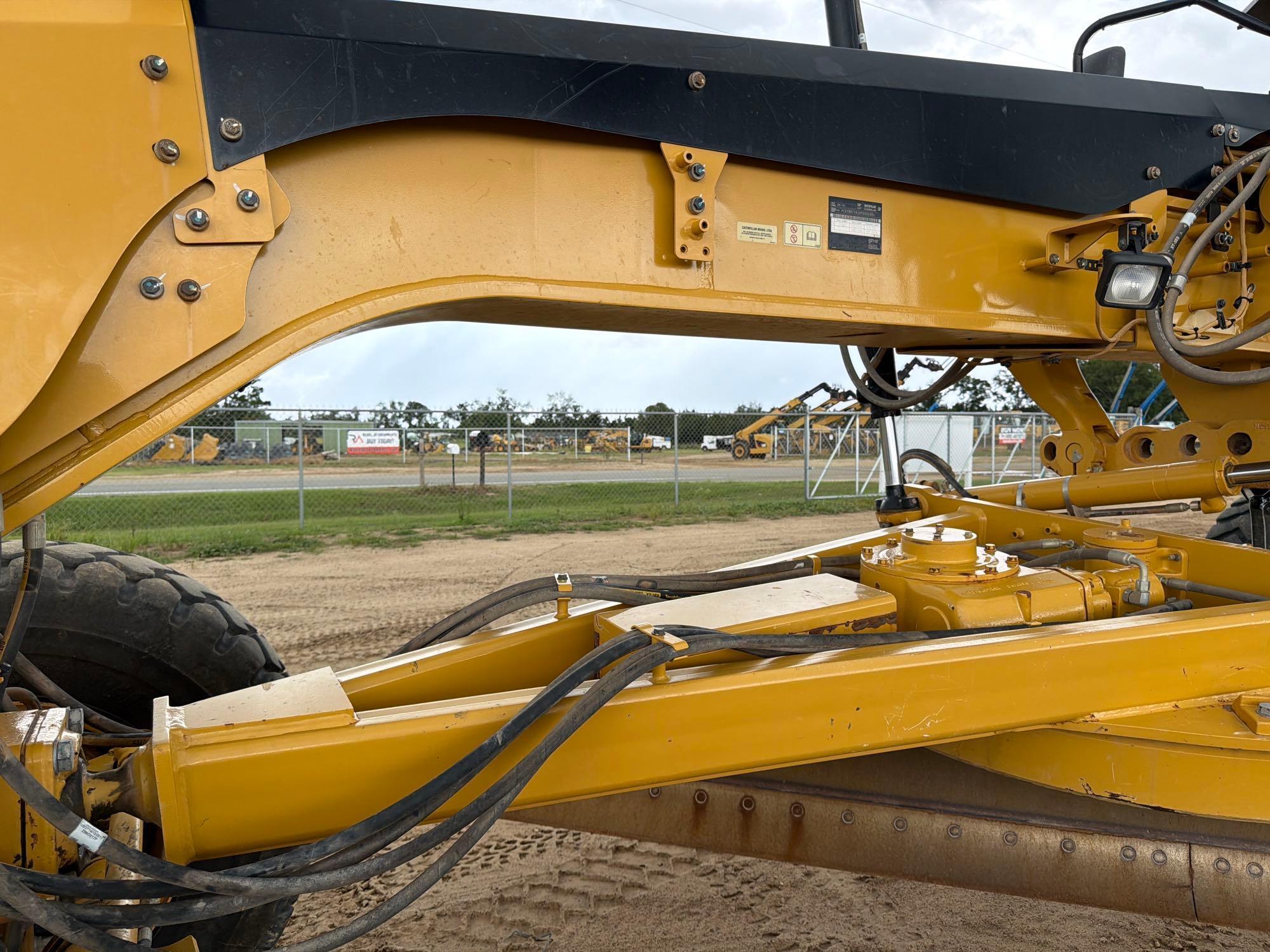 Caterpillar 12M3