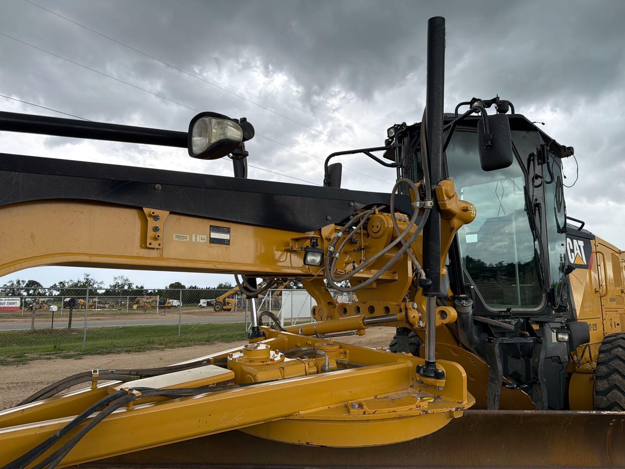 Caterpillar 12M3