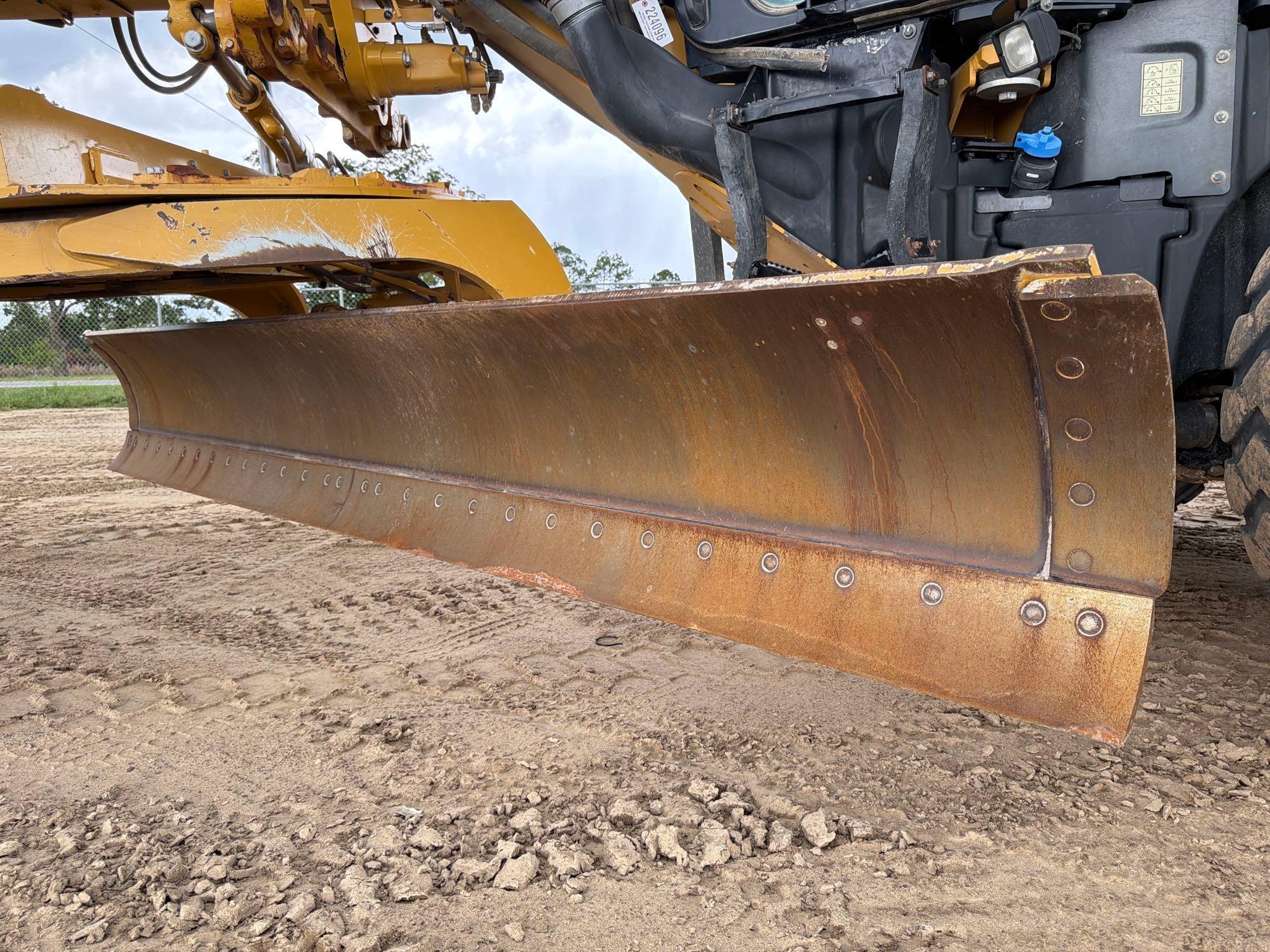 Caterpillar 12M3