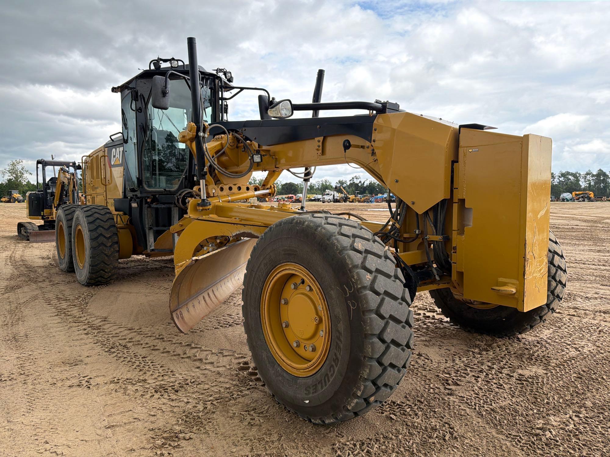 Caterpillar 12M3