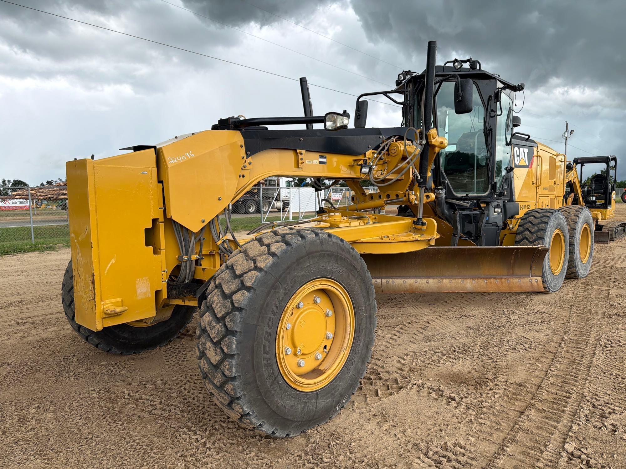 Caterpillar 12M3