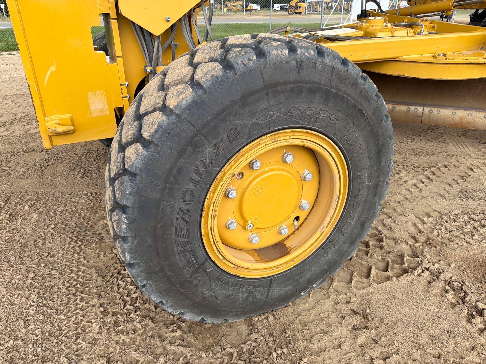 Caterpillar 12M3