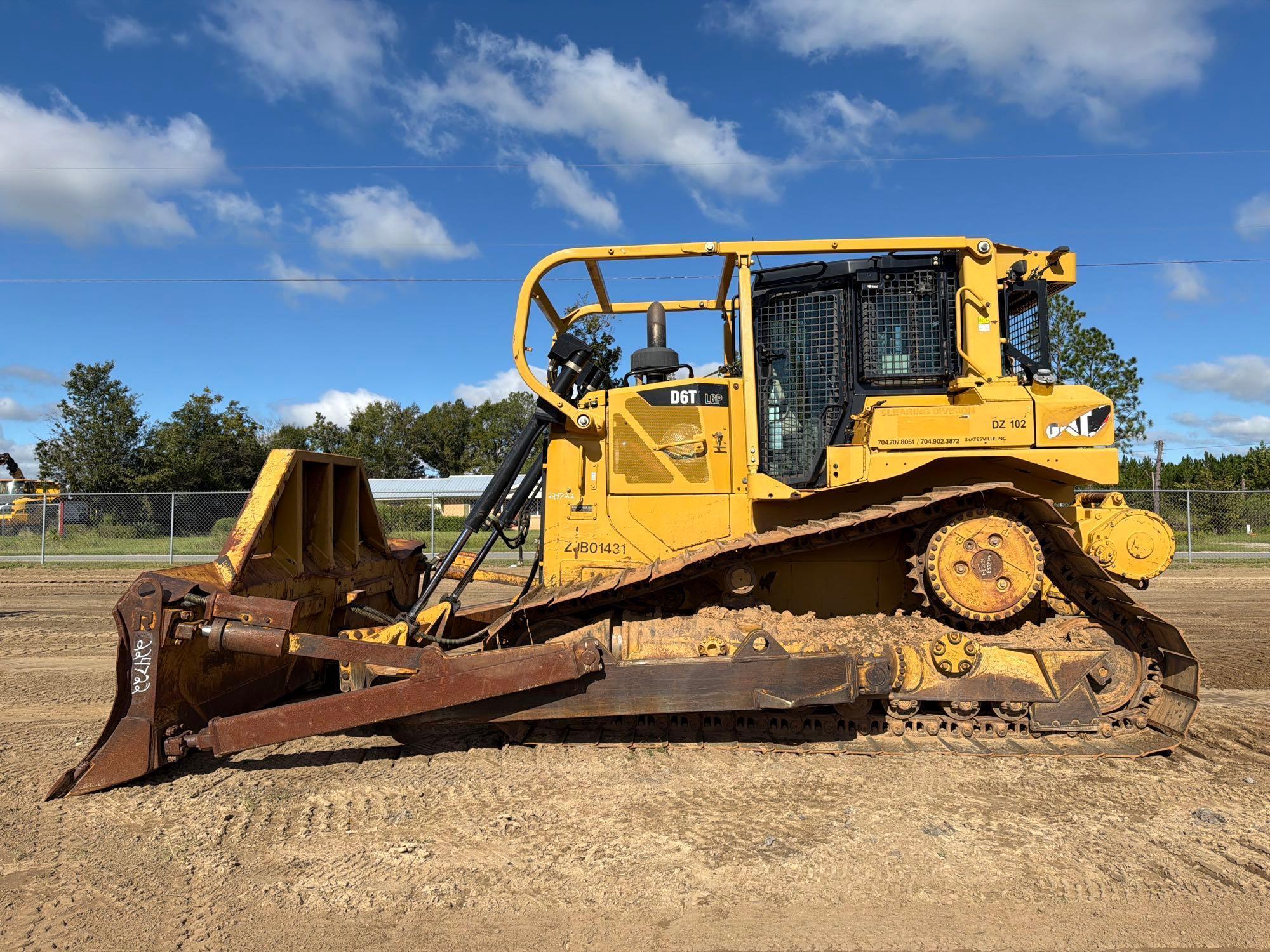  Caterpillar D6T