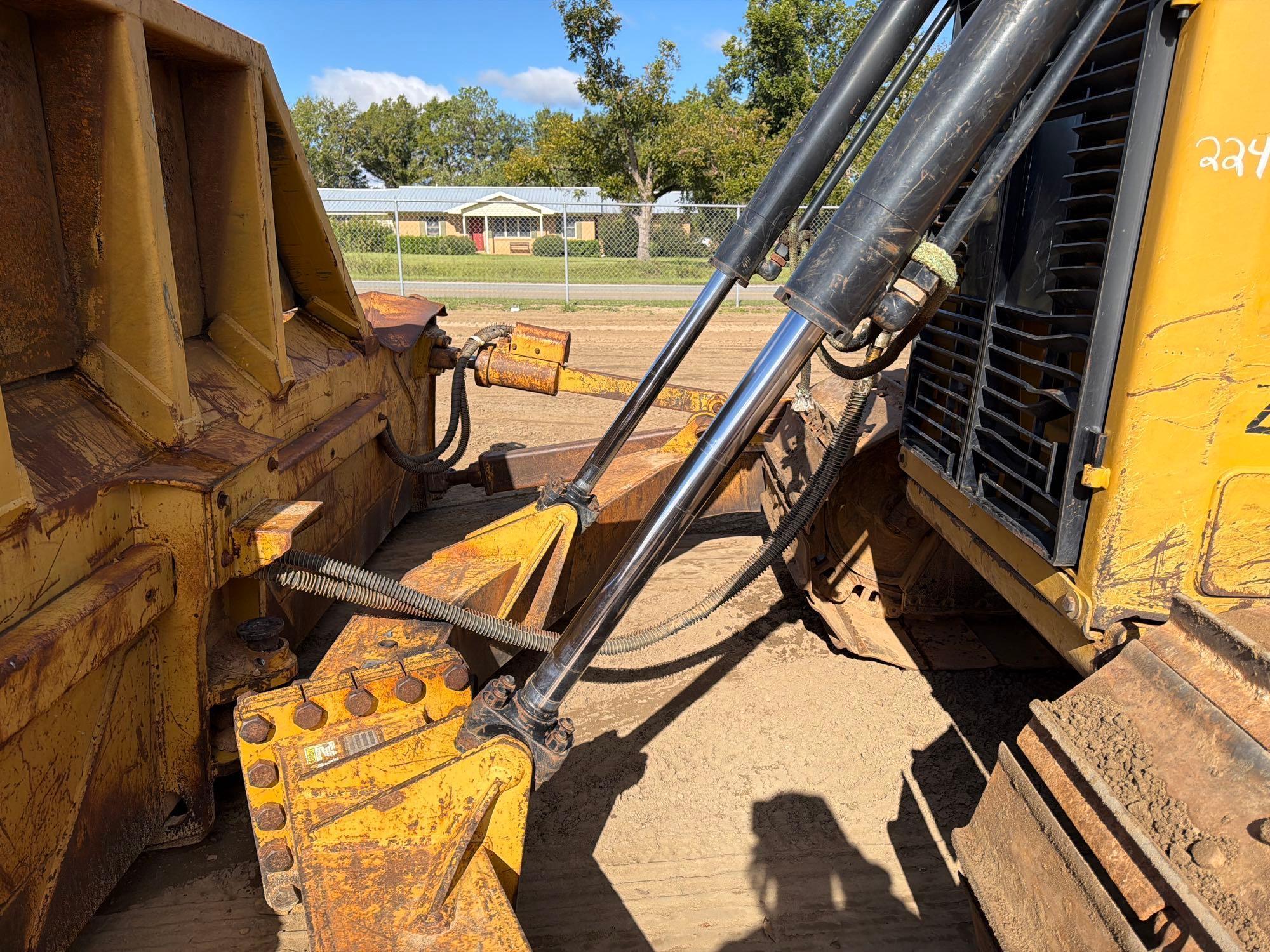 Caterpillar D6T