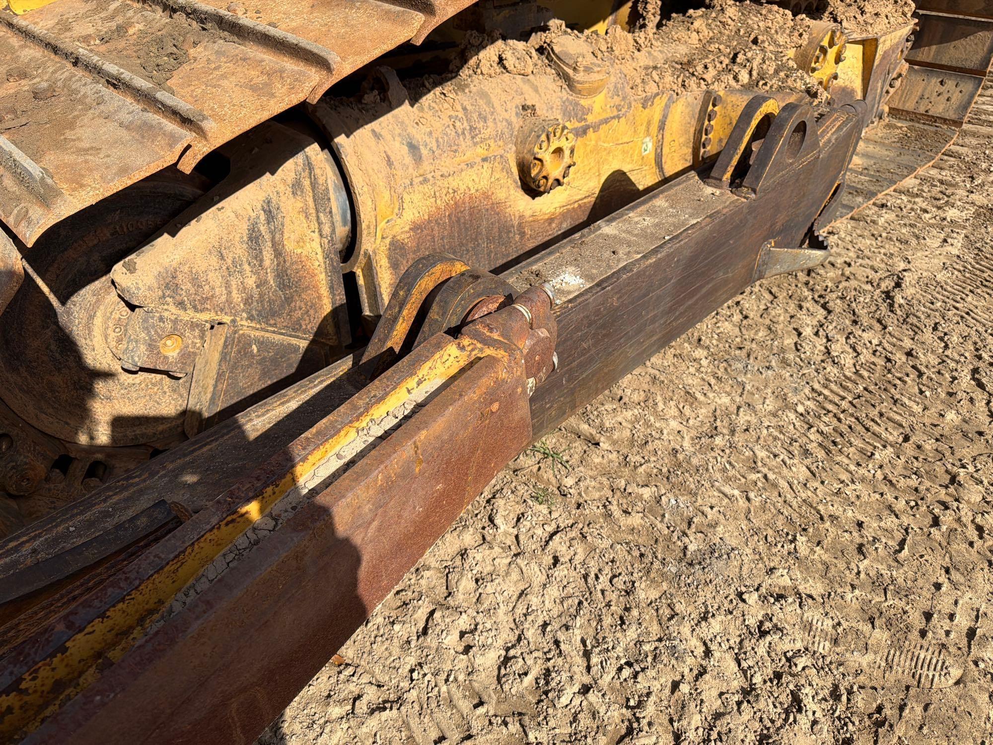 Caterpillar D6T