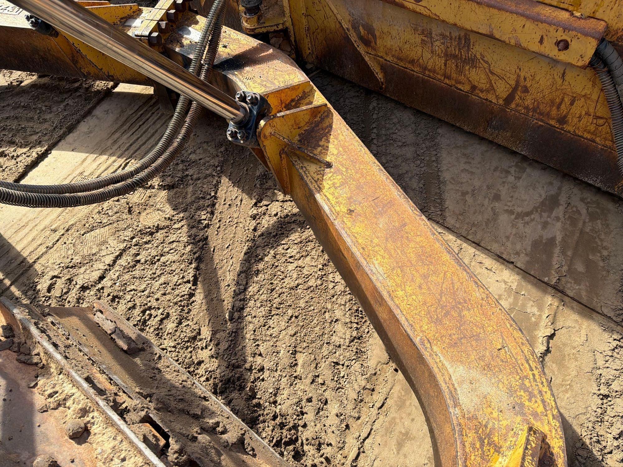 Caterpillar D6T