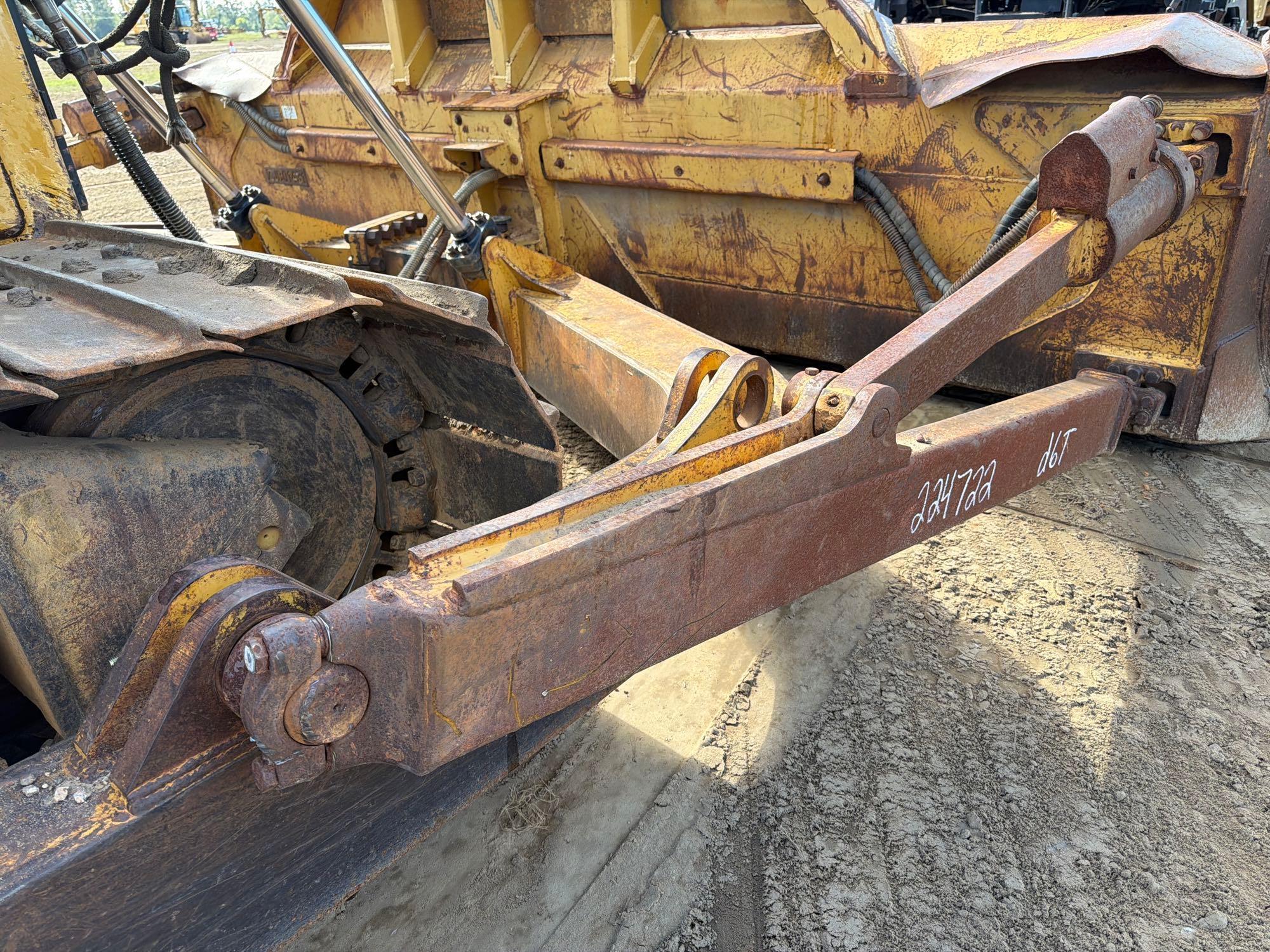 Caterpillar D6T