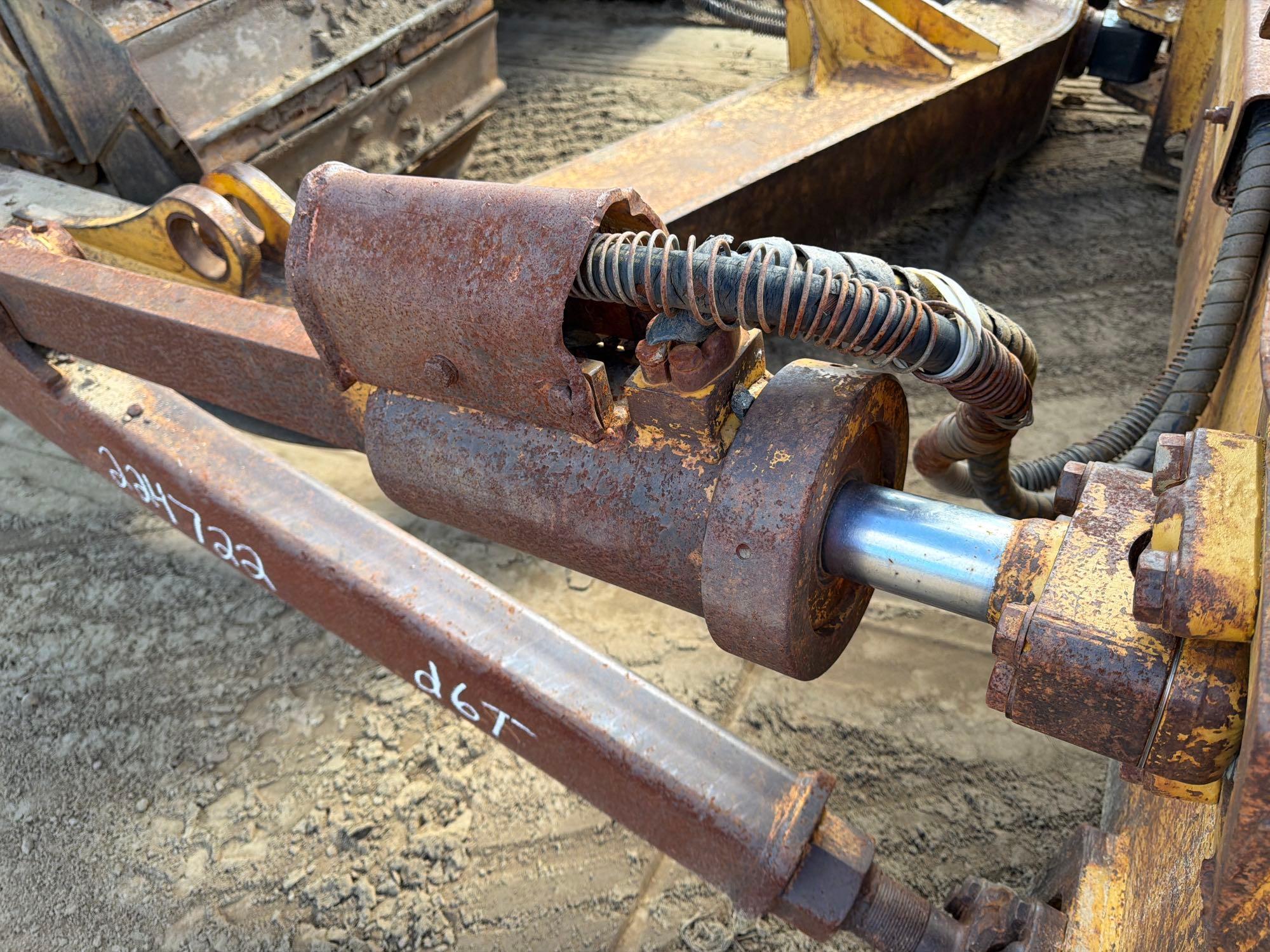 Caterpillar D6T