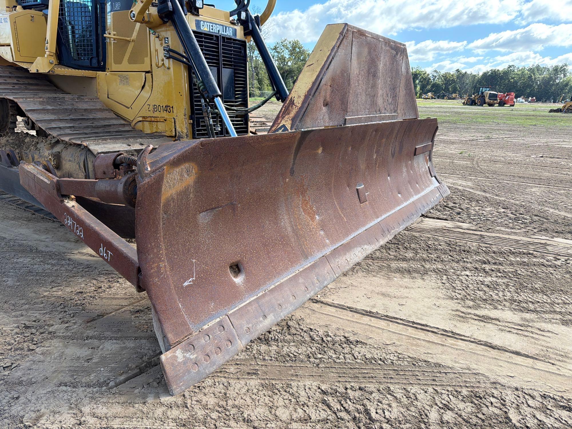 Caterpillar D6T