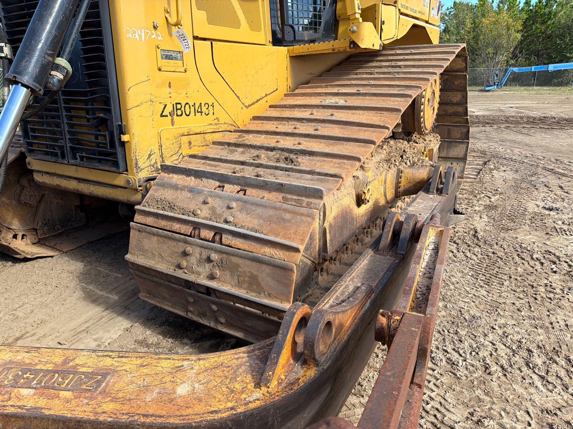 Caterpillar D6T