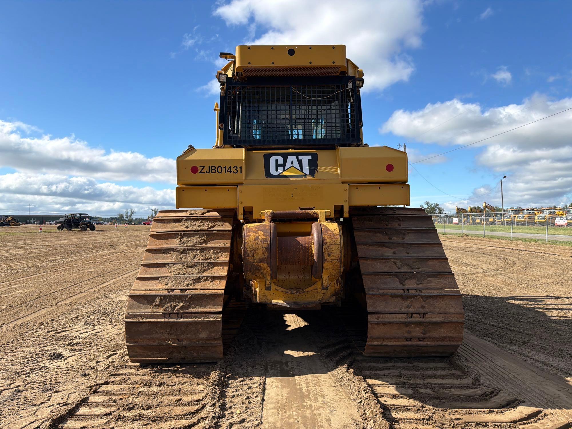 Caterpillar D6T