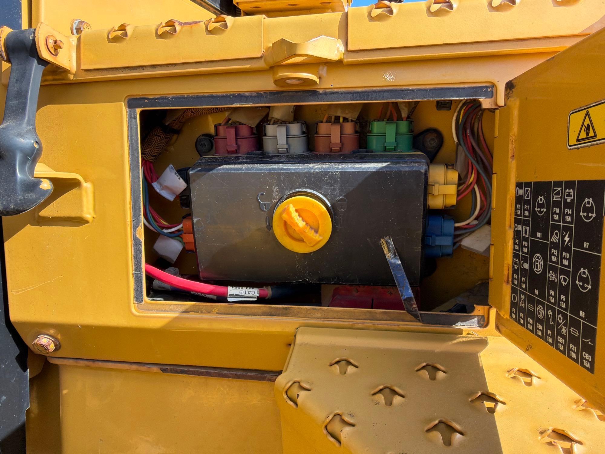 Caterpillar D6T