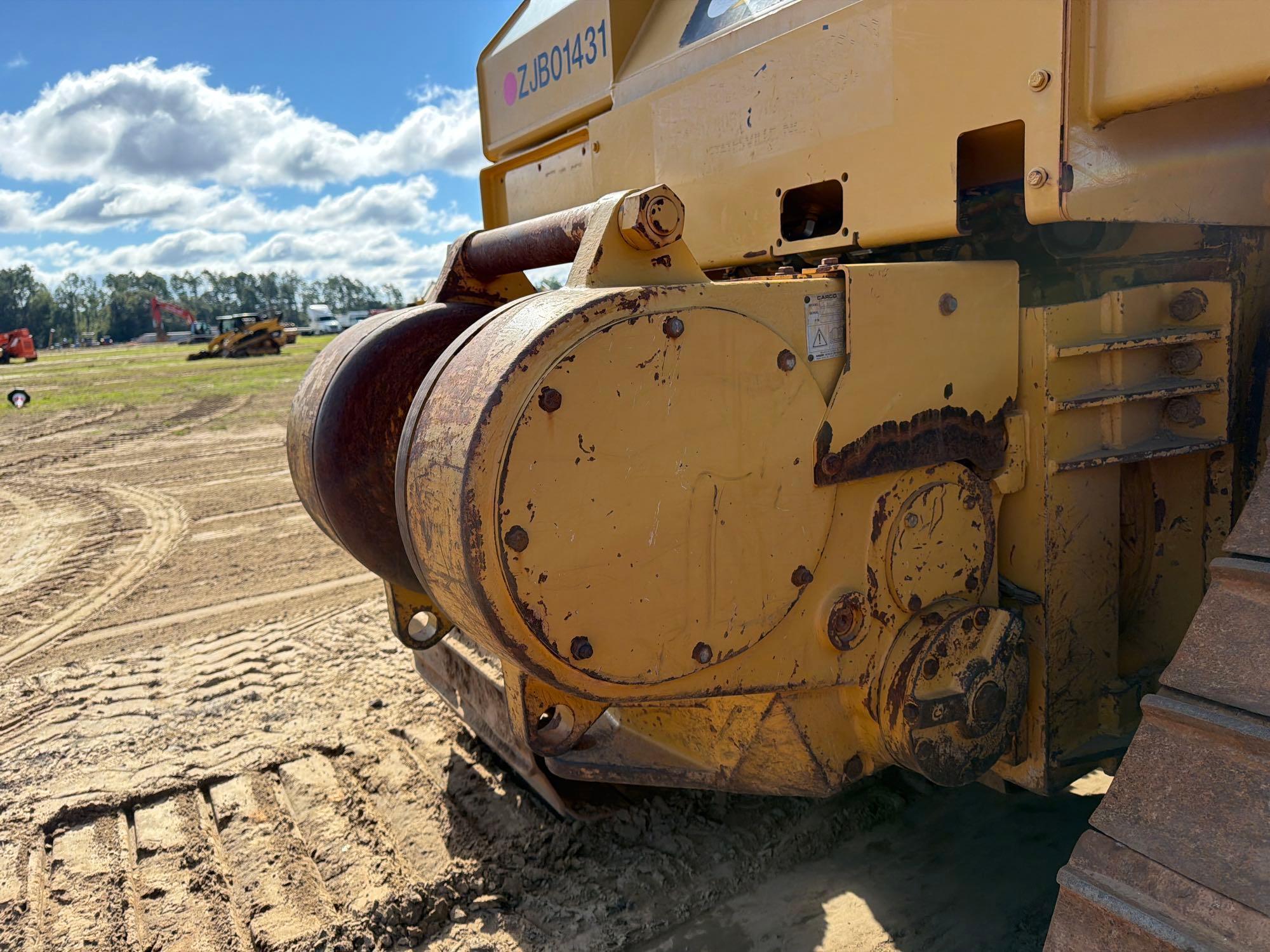 Caterpillar D6T