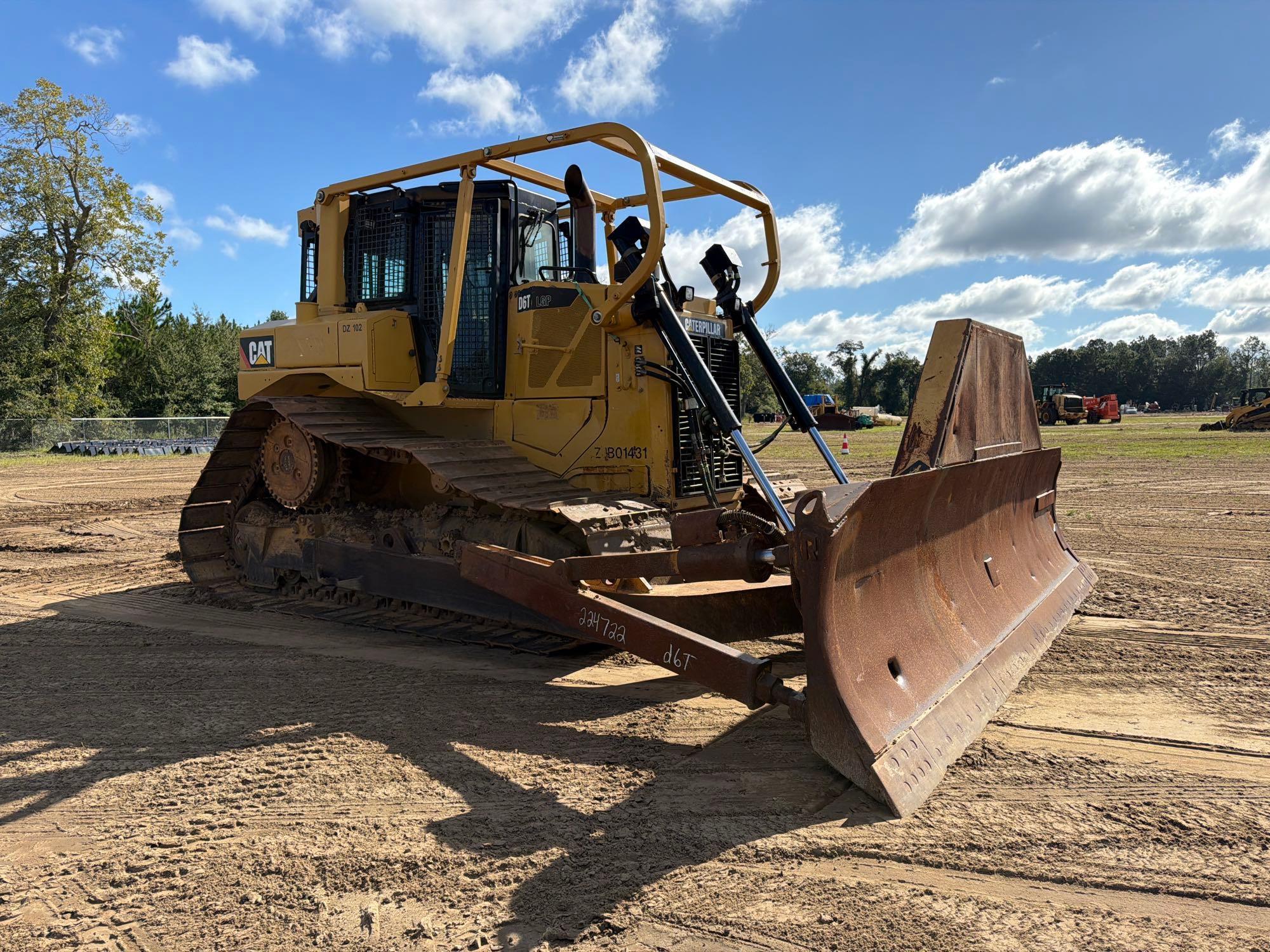 Caterpillar D6T