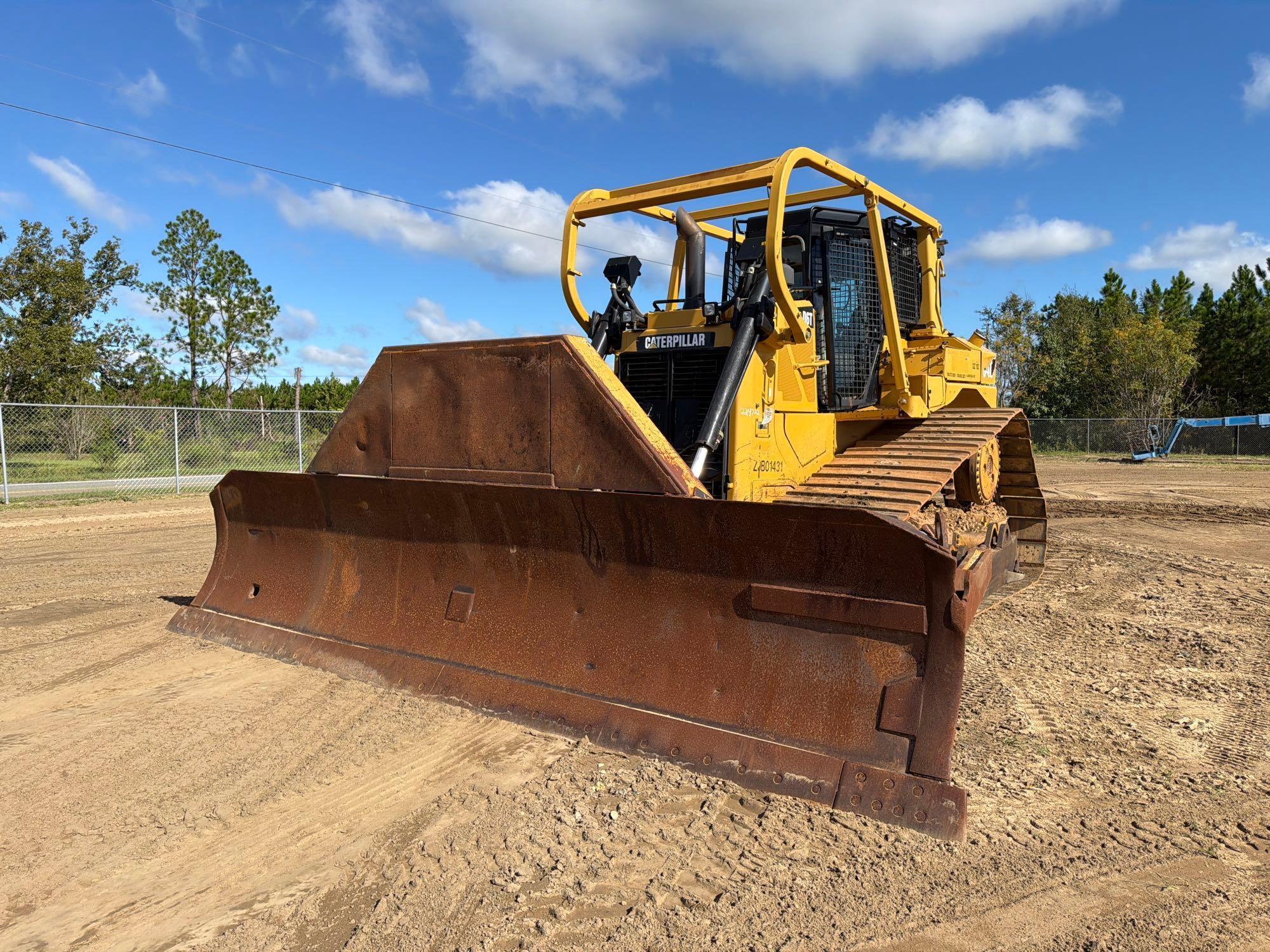 Caterpillar D6T