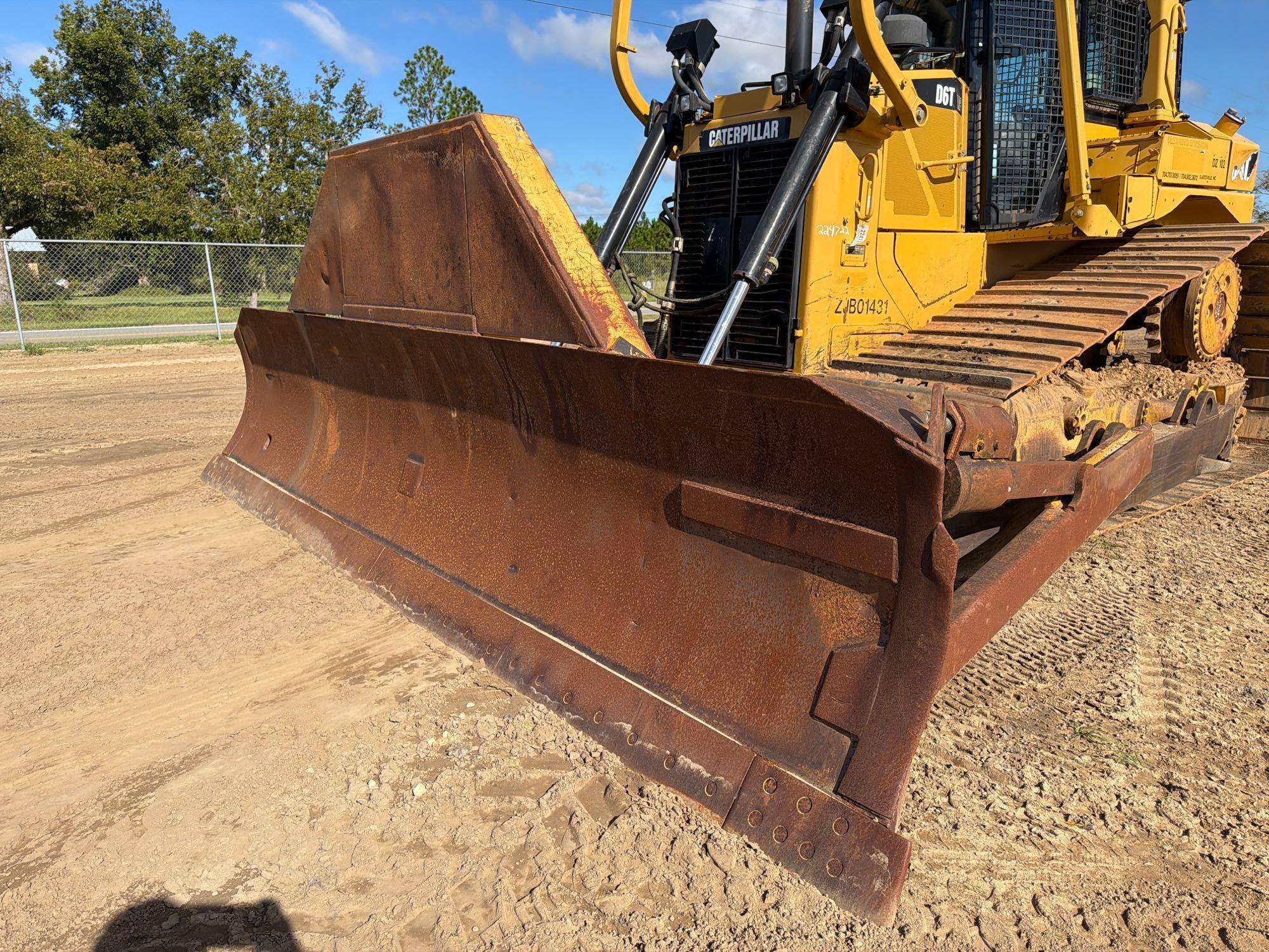 Caterpillar D6T
