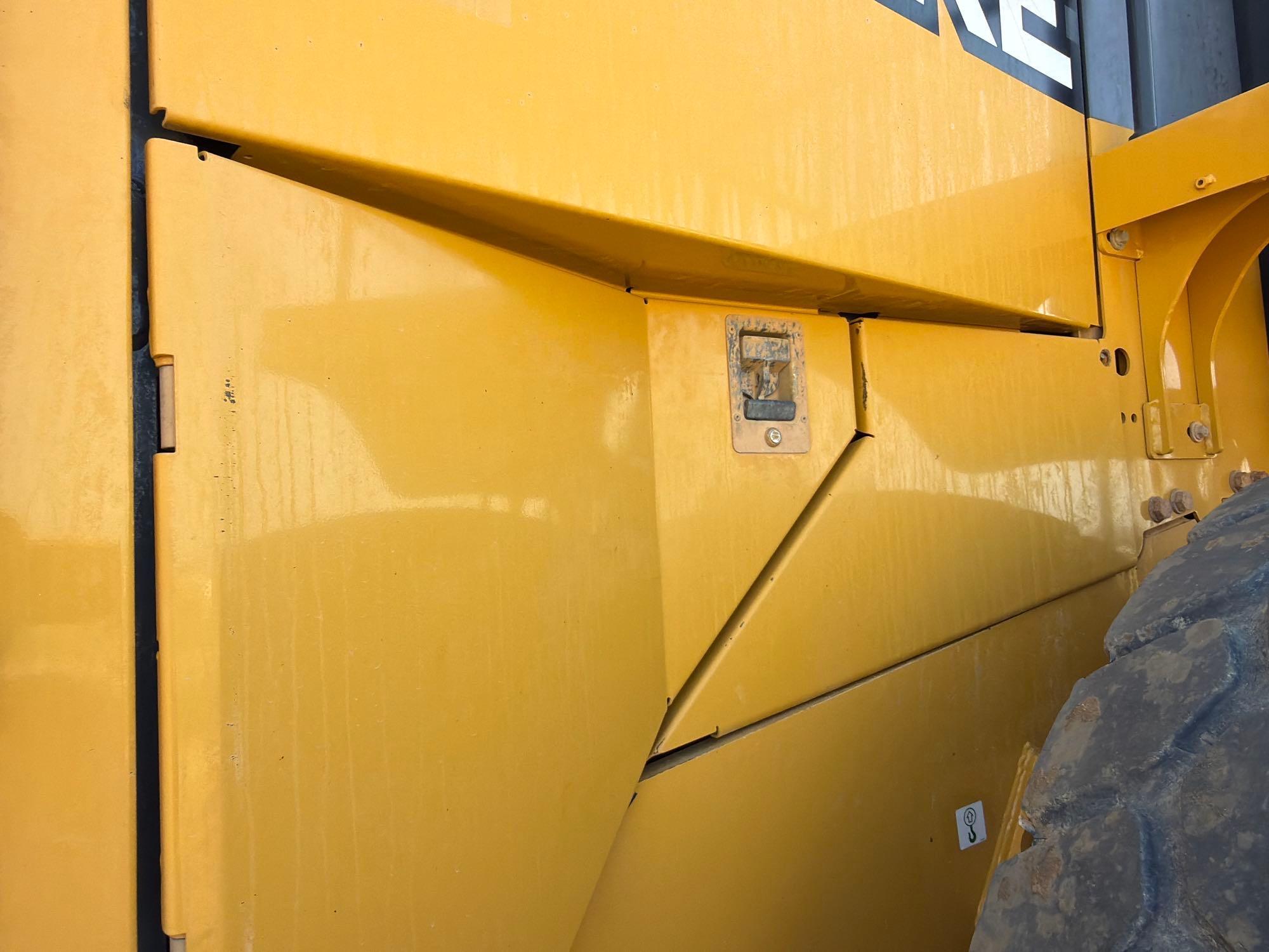John Deere 744K